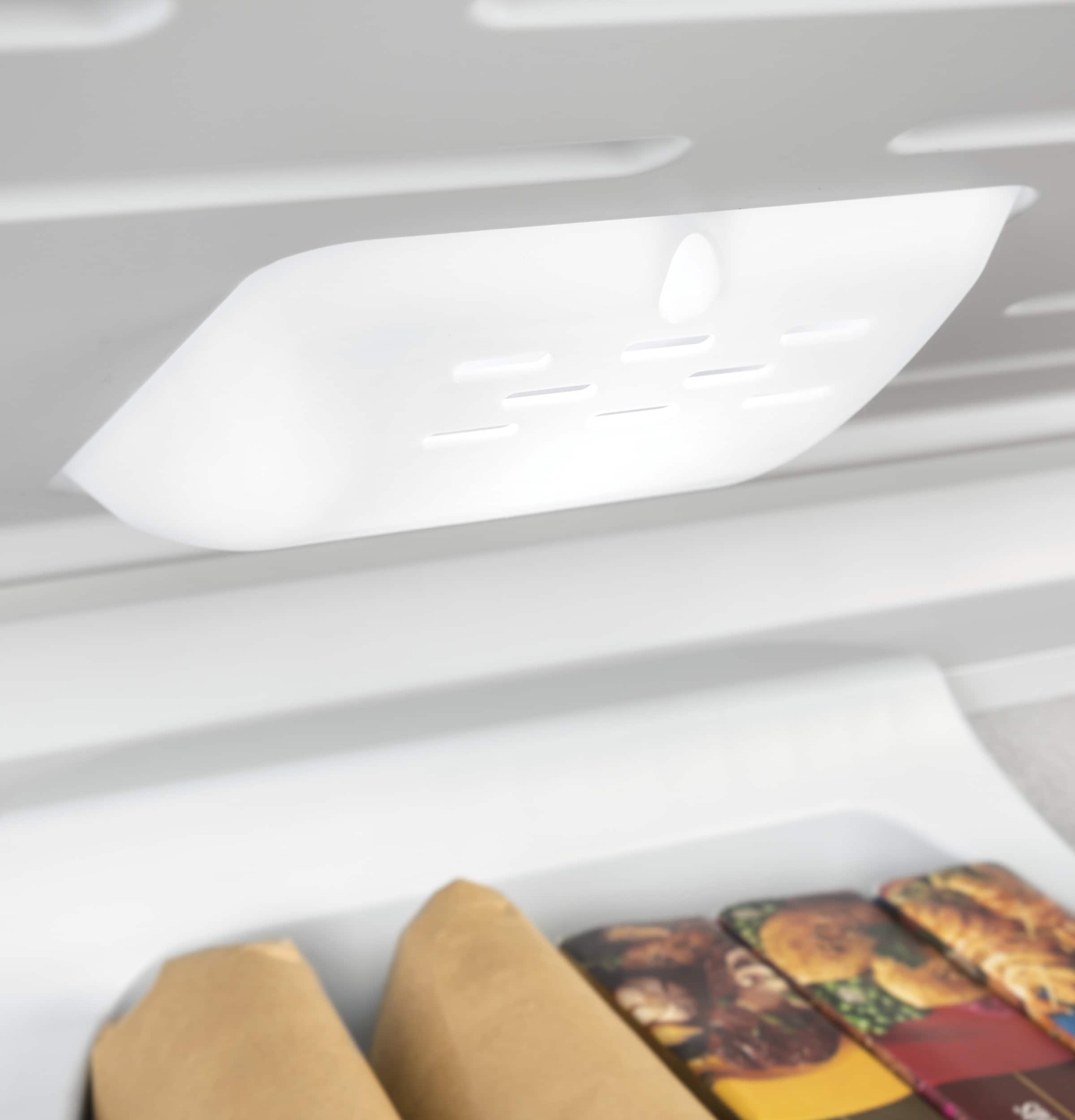 Alt View 17. GE - 21.7 Cu. Ft. Chest Freezer - White.