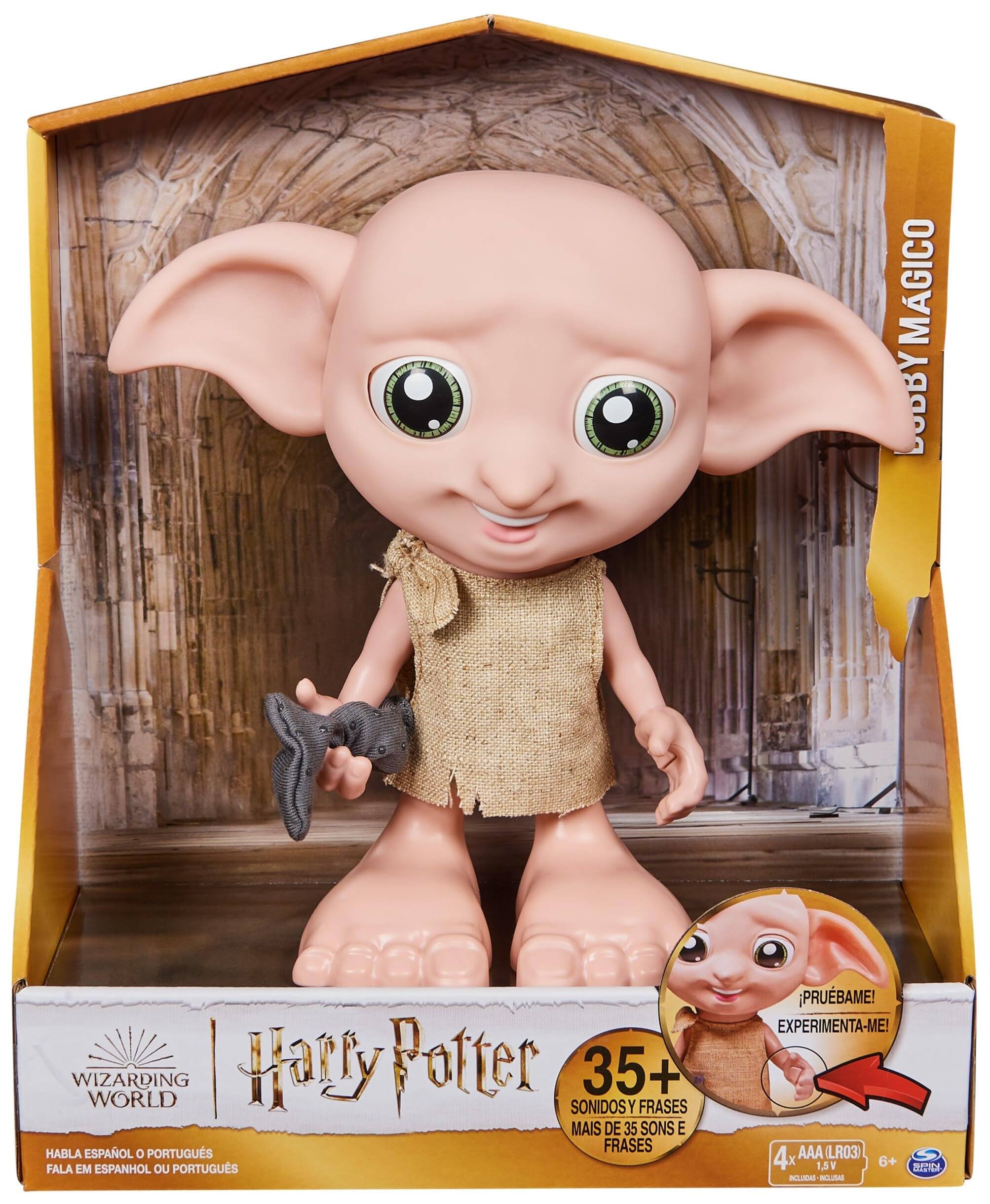 FULI EL MAD  
PER BLOGGI TEXT Ville  
MGICO BY  
WIZARDING WORLD Harry Potter SONIDOS 35+ Y FRASES MAIS DE 35 SONS E FRASES HABLA ESPAÑOL O PORTUGUÊS FALA EM ESPANHOL OU PORTUGUÊS  
PRUBAME! EXPERIMENTA-ME! 4x AAA (LR03) 1,5V 6+ EN columing INCLUSAS INCLUSAS