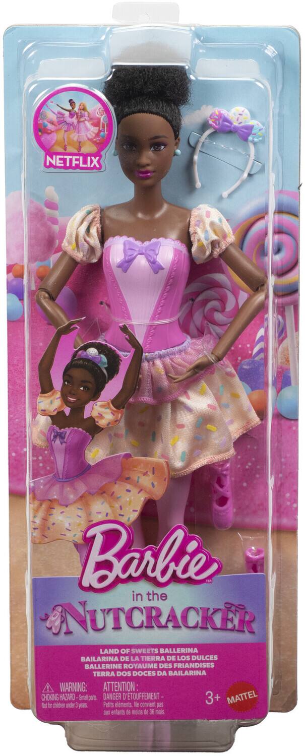 NETFLIX Barbie in the NUTCRACKER LAND OF SWEETS BALLERINA BAILARINA DE LA TIERRA DE LOS DULCES BALLERINE ROYAUME DES FRIANDISES TERRA DOS DOCES DA BAILARINA WARNING: ATTENTION: CHOKING HAZARD-Small parts DANGER D'ETOUFFEMENT - 3+ MATTEL Ict tr chiden under 3 years Petits éléments le convient pas aux enfants de moins de 36 mois.