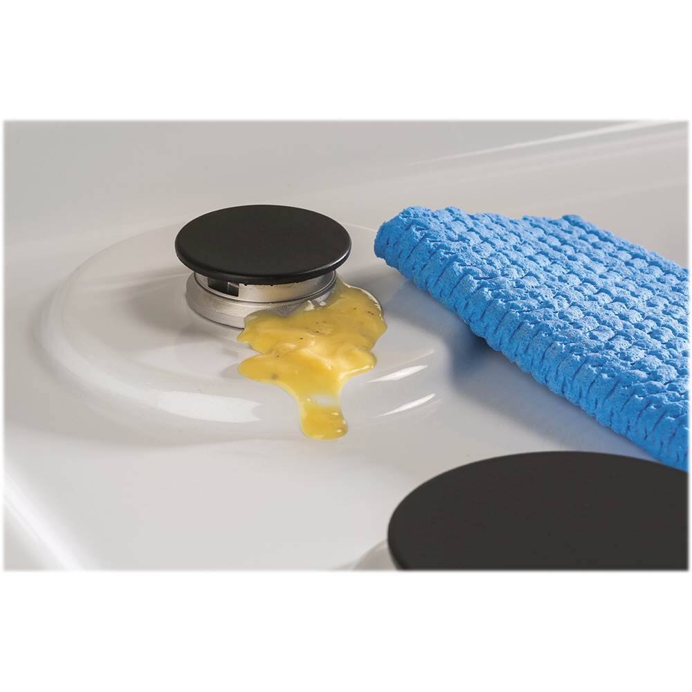 Alt View 17. GE - 36" Gas Cooktop - White.