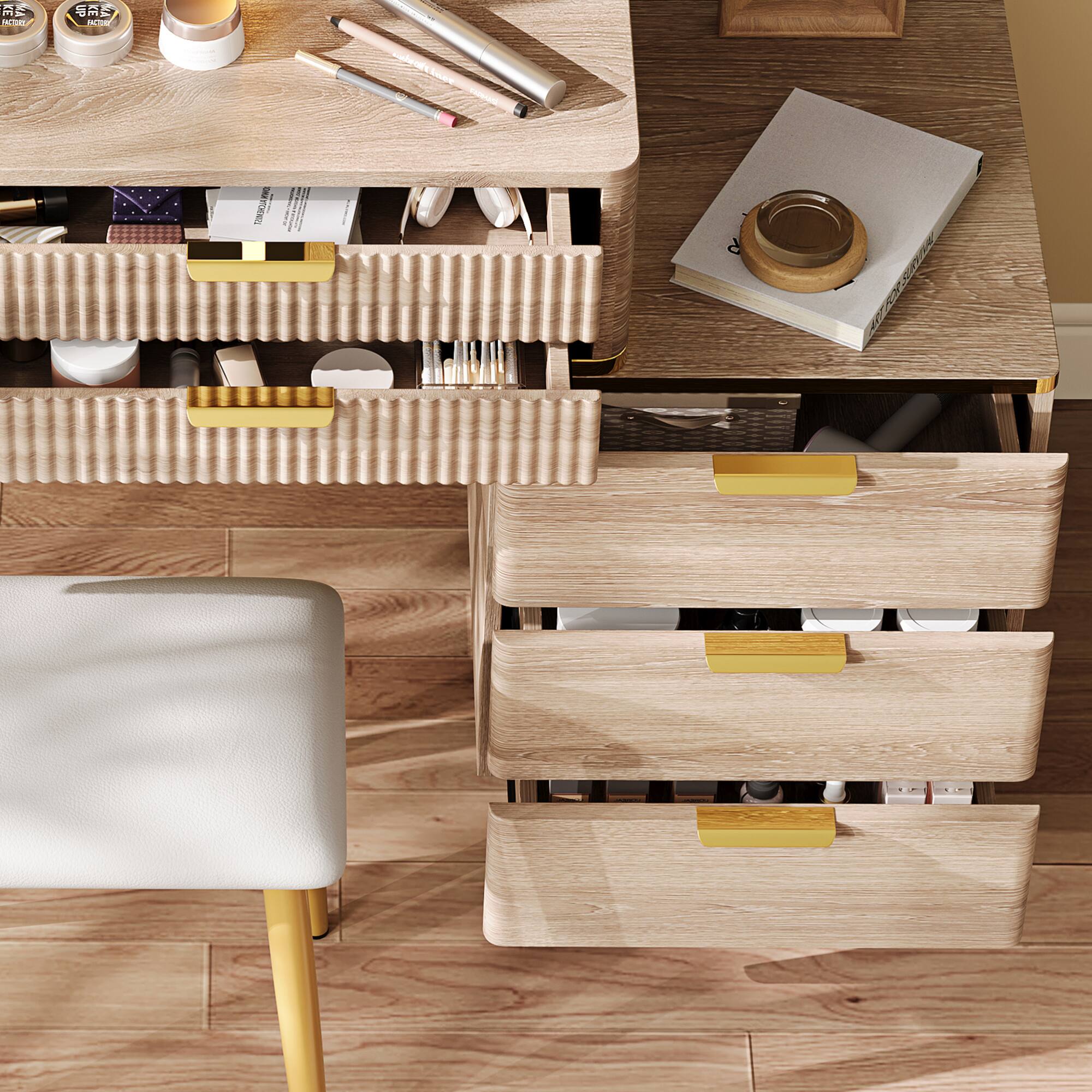 The text on the image is:

"AE NCTY S DAATOREL"