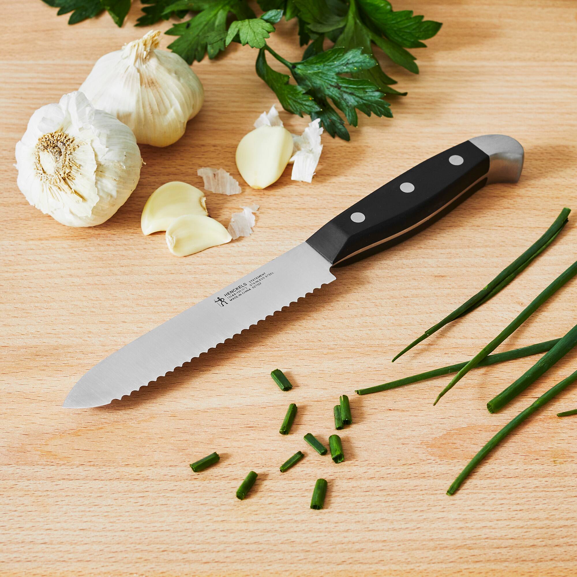 The text on the image reads:

"18 HENCKELS WUH WUA WSS"