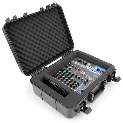 The text on the image reads:
"YAMAHA
AG06"