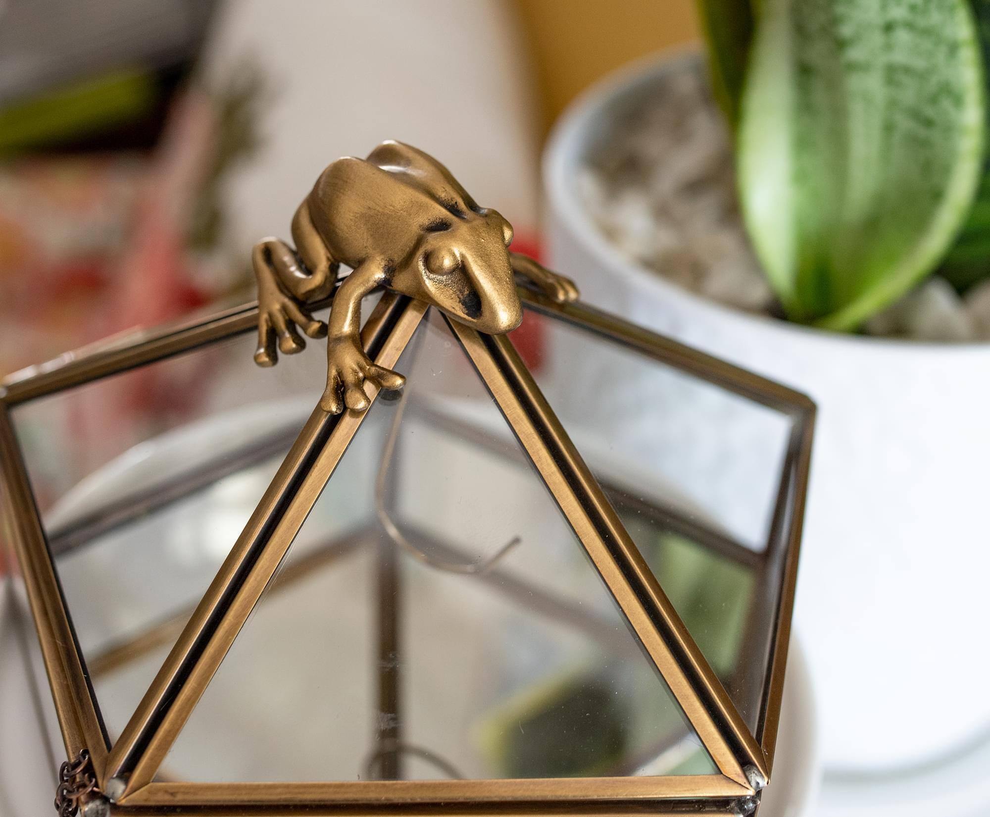 Alt View 3. Ukonic - Harry Potter Gold Chocolate Frog Jewelry Box Storage Case Organizer - Gold.