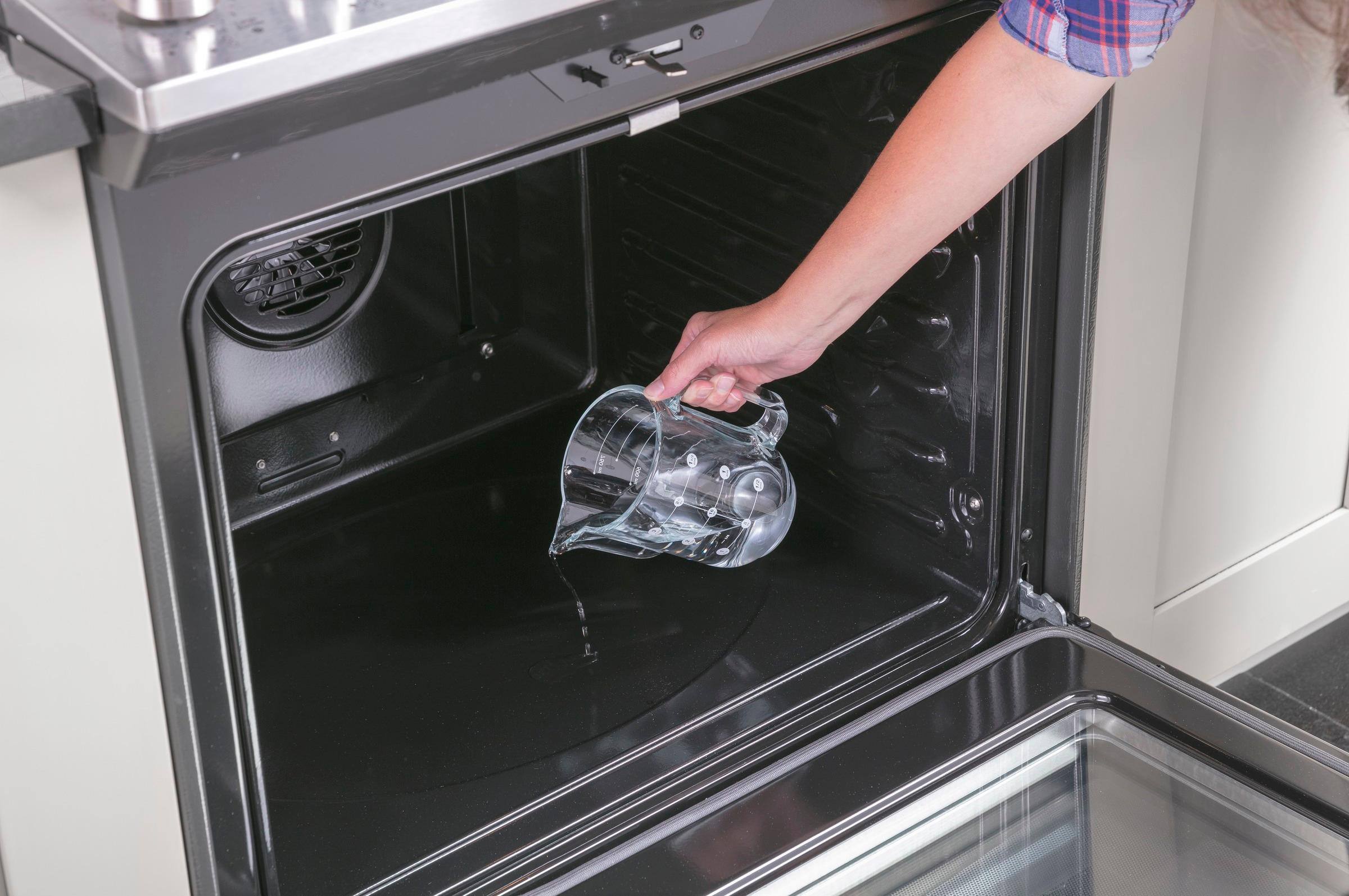 Alt View 18. GE - 5.3 Cu. Ft. Slide-In Electric Convection Range - Stainless Steel.