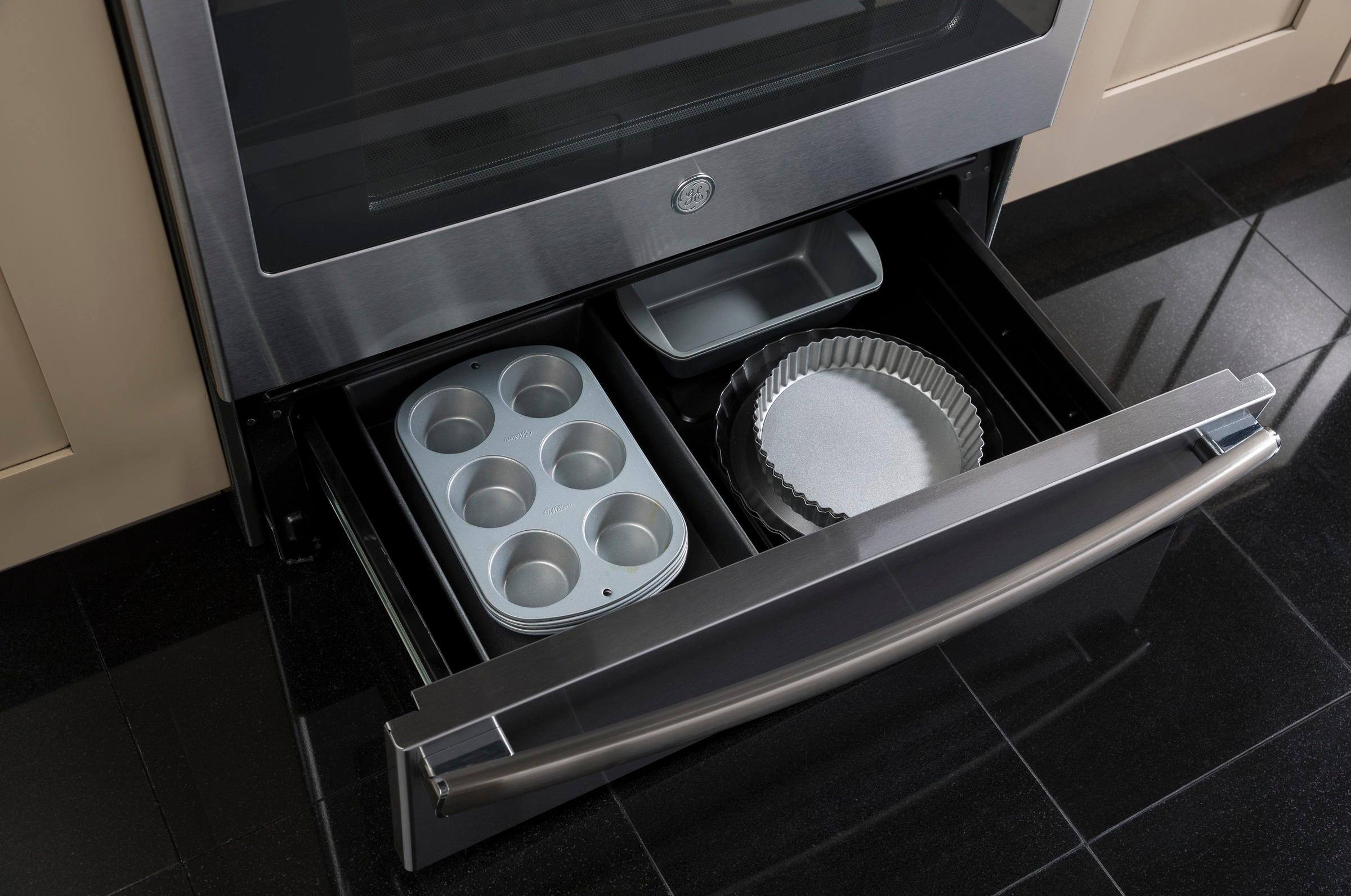 Alt View 19. GE - 5.3 Cu. Ft. Slide-In Electric Convection Range - Stainless Steel.