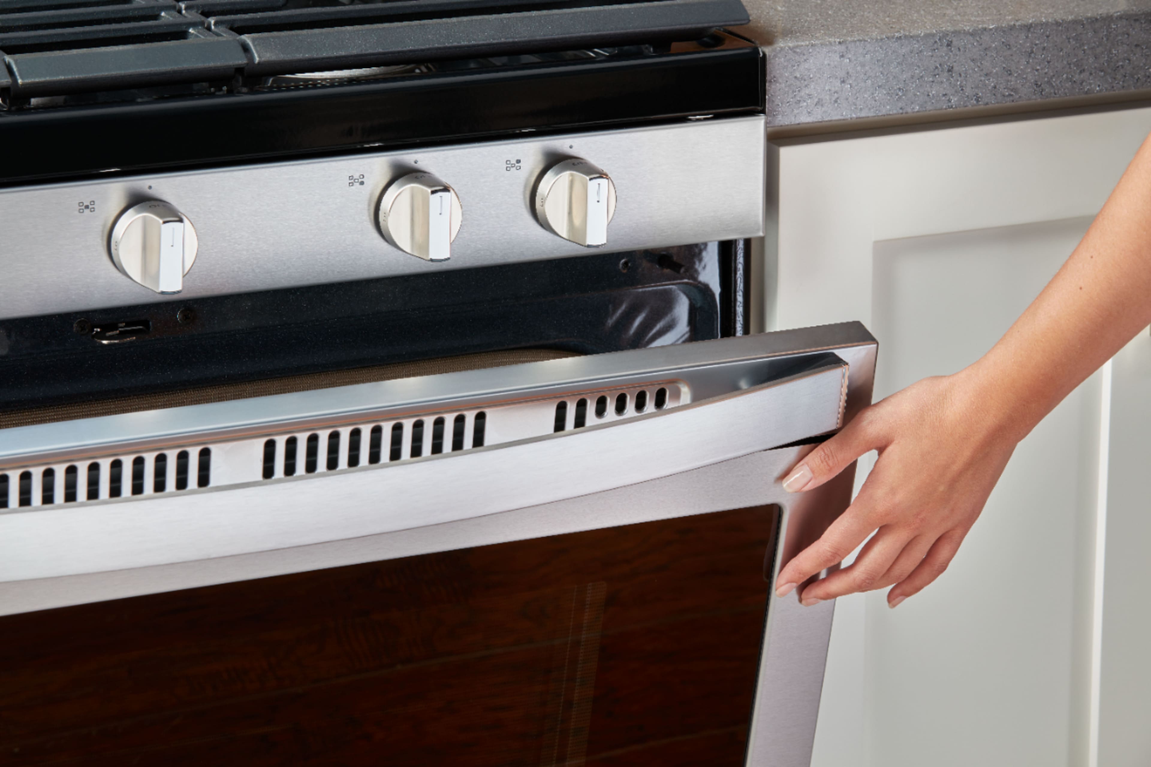 Alt View 15. Whirlpool - 5.0 Cu. Ft. Self-Cleaning Freestanding Gas Convection Range - Stainless Steel.