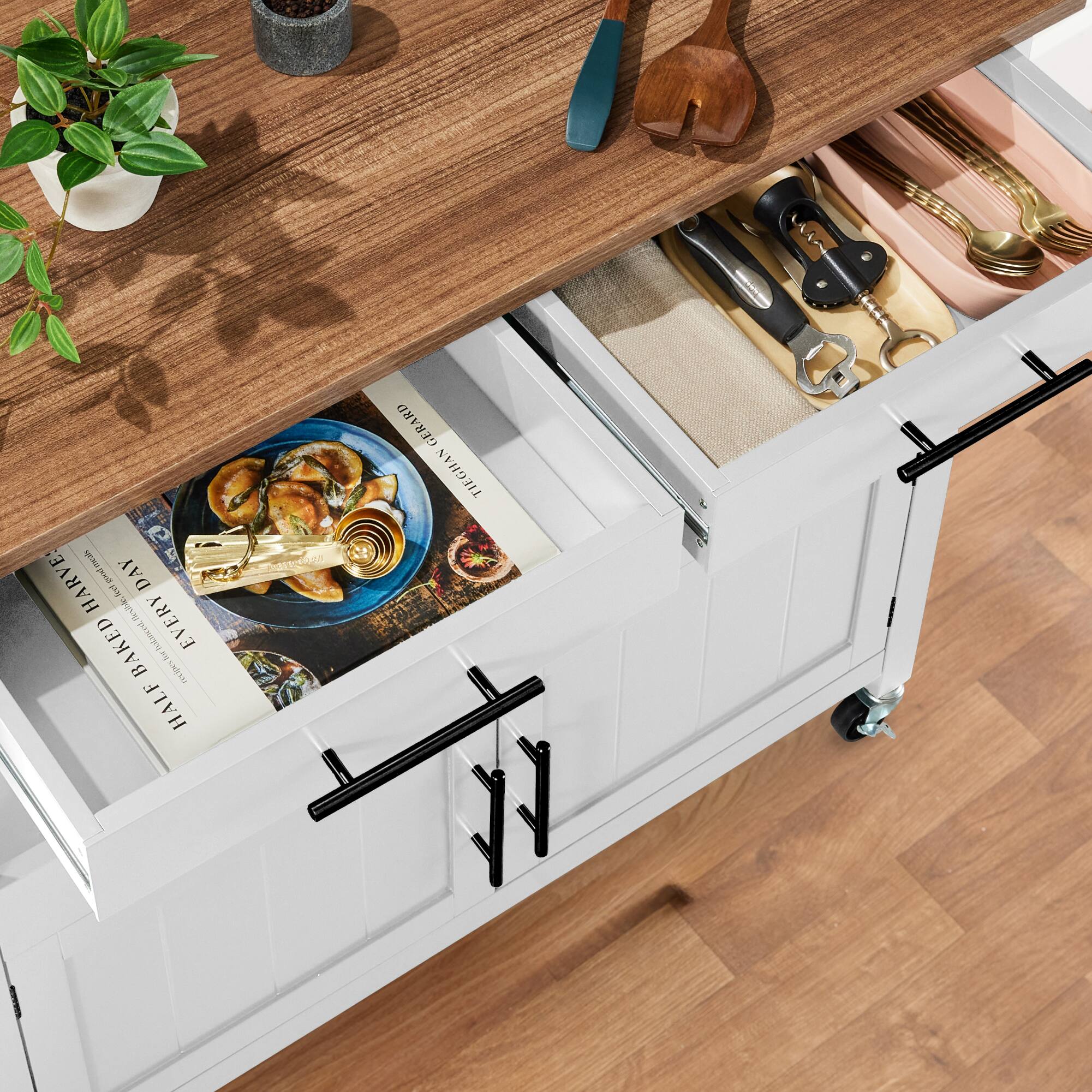 333 nothin_to_te - HARVE I No DAY S a EVERY ie BAKED botanea I  HALF  GERARD TIEGHAN WV

HARVEY HARVEY
HALF BAKED EVERY DAY
THE HUNGRY DAD