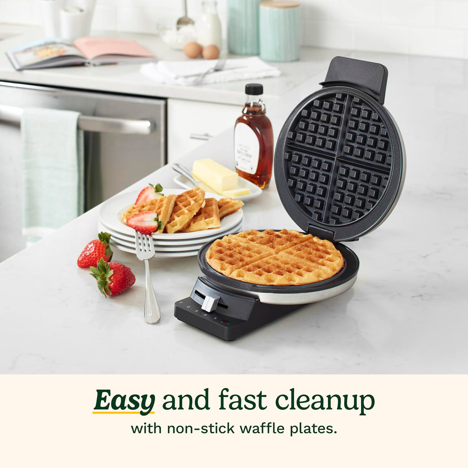 Easy and fast cleanup with non-stick waffle plates.