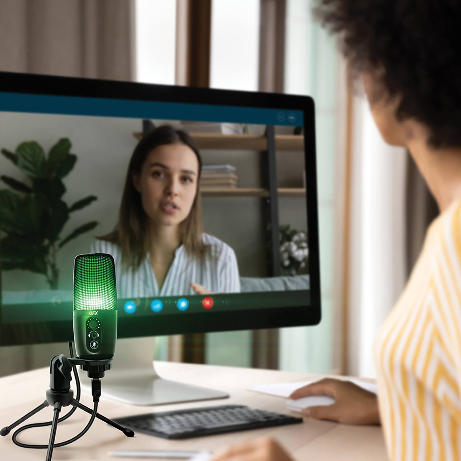 Alt View 3. QFX - Qfx M-192 M-192 Ultra-high-resolution Usb Microphone With Rgb Studio Lights And Desk Tripod Stand - black.