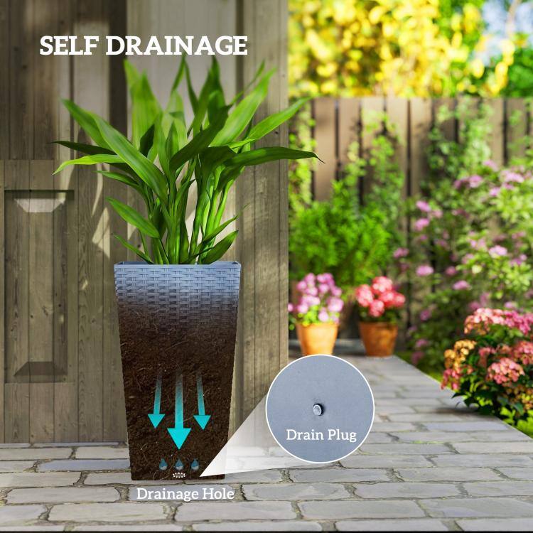 SELF DRAINAGE  
Drain Plug  
Drainage Hole