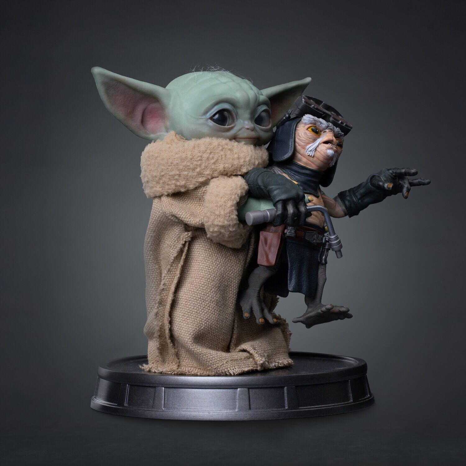 Alt View 3. Iron Studios - The Mandalorian and Grogu - 1/4 Scale Statue - Grogu No Squeezy   - COLLECTIBLES - Multicolor.