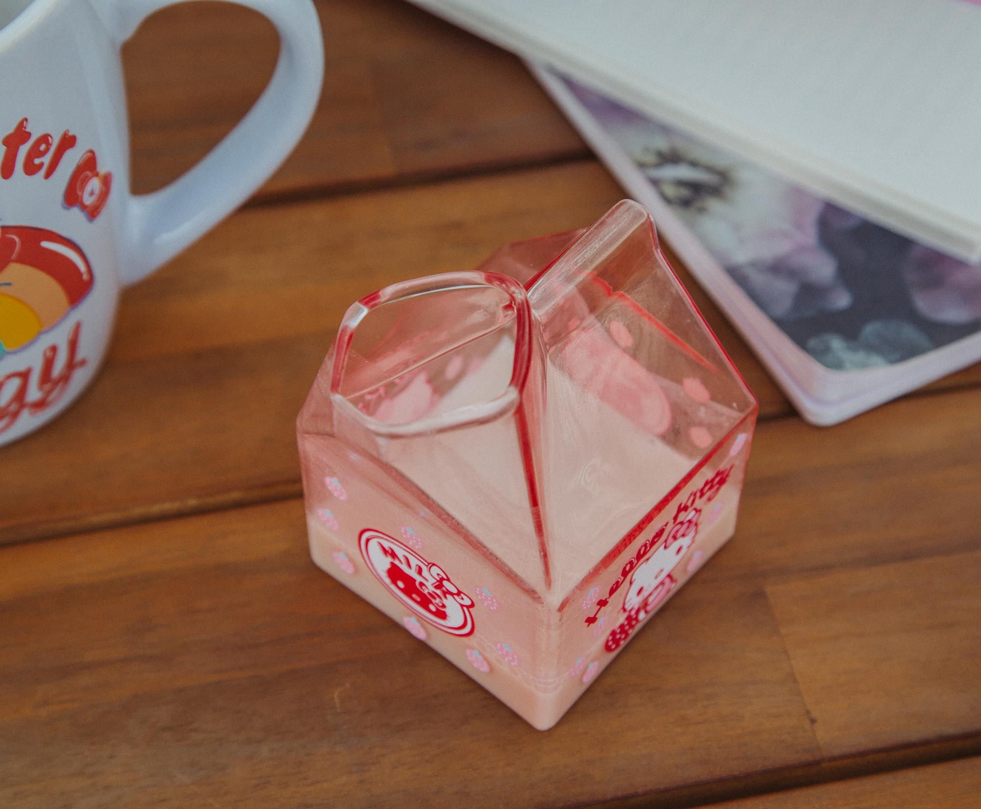 The text on the image appears to be:

- "Mistero"
- "Kitty"
- "Mistero Kitty"