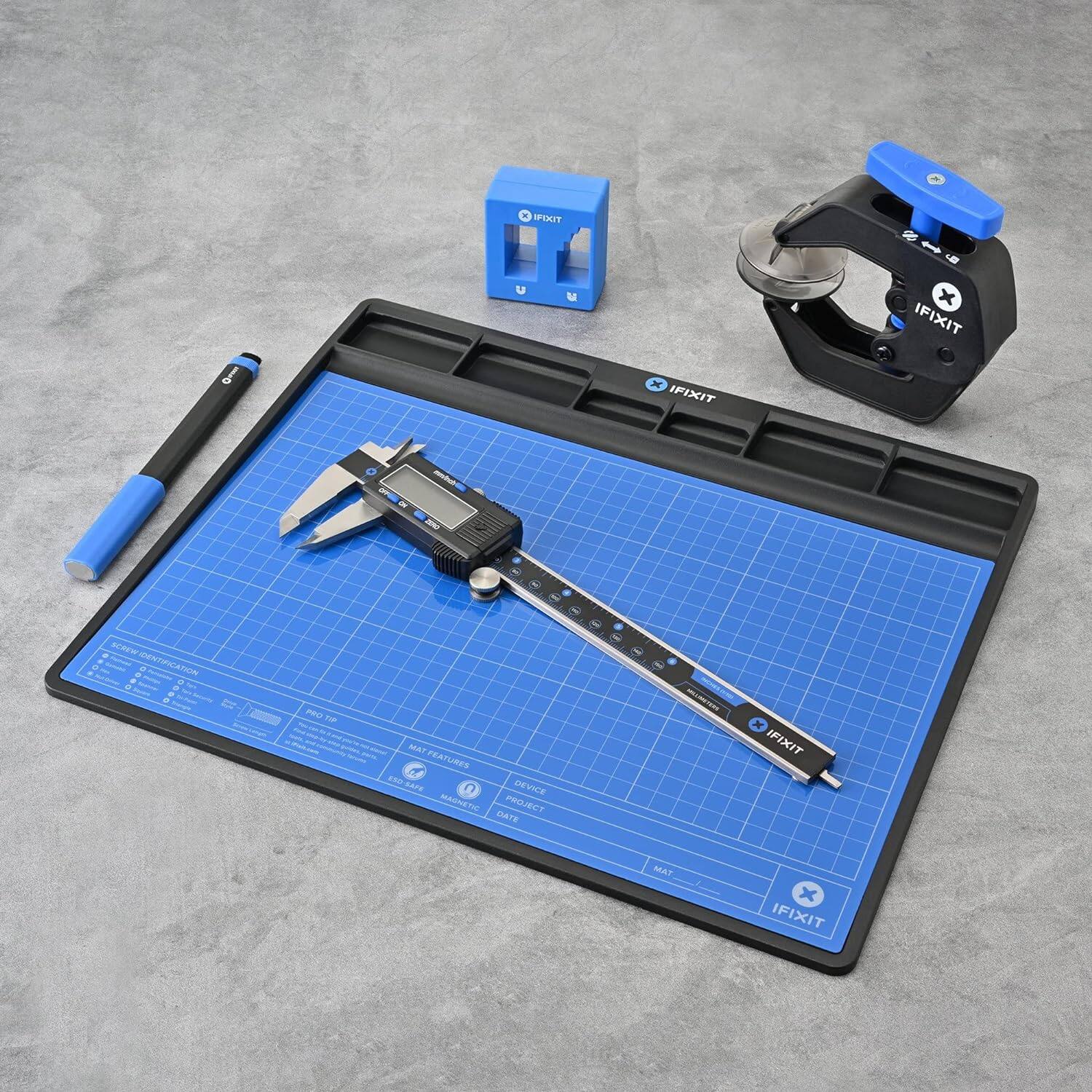 The text on the image reads "SPUIT X IFIXIT!".