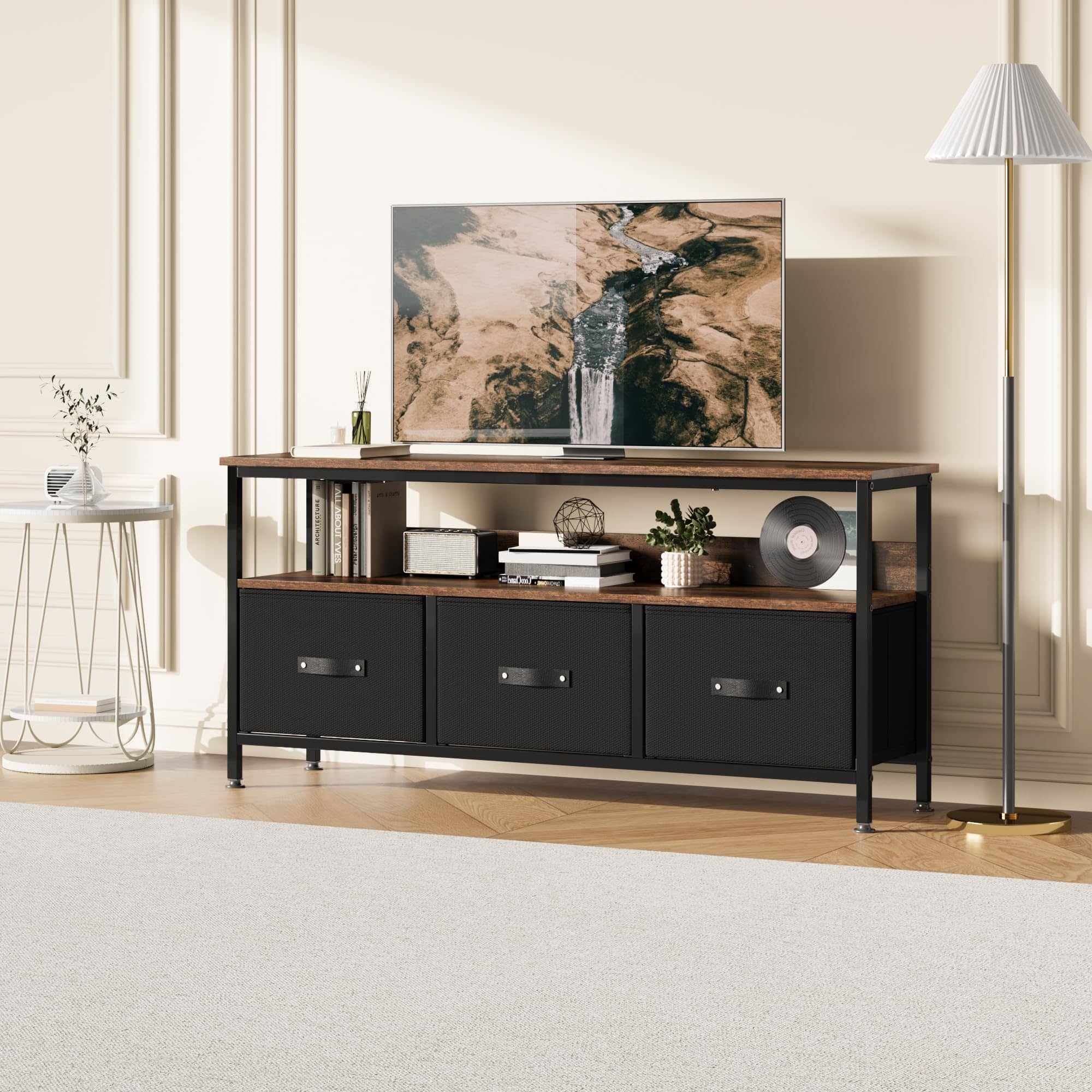 The text in the image is:

"CER TVES"