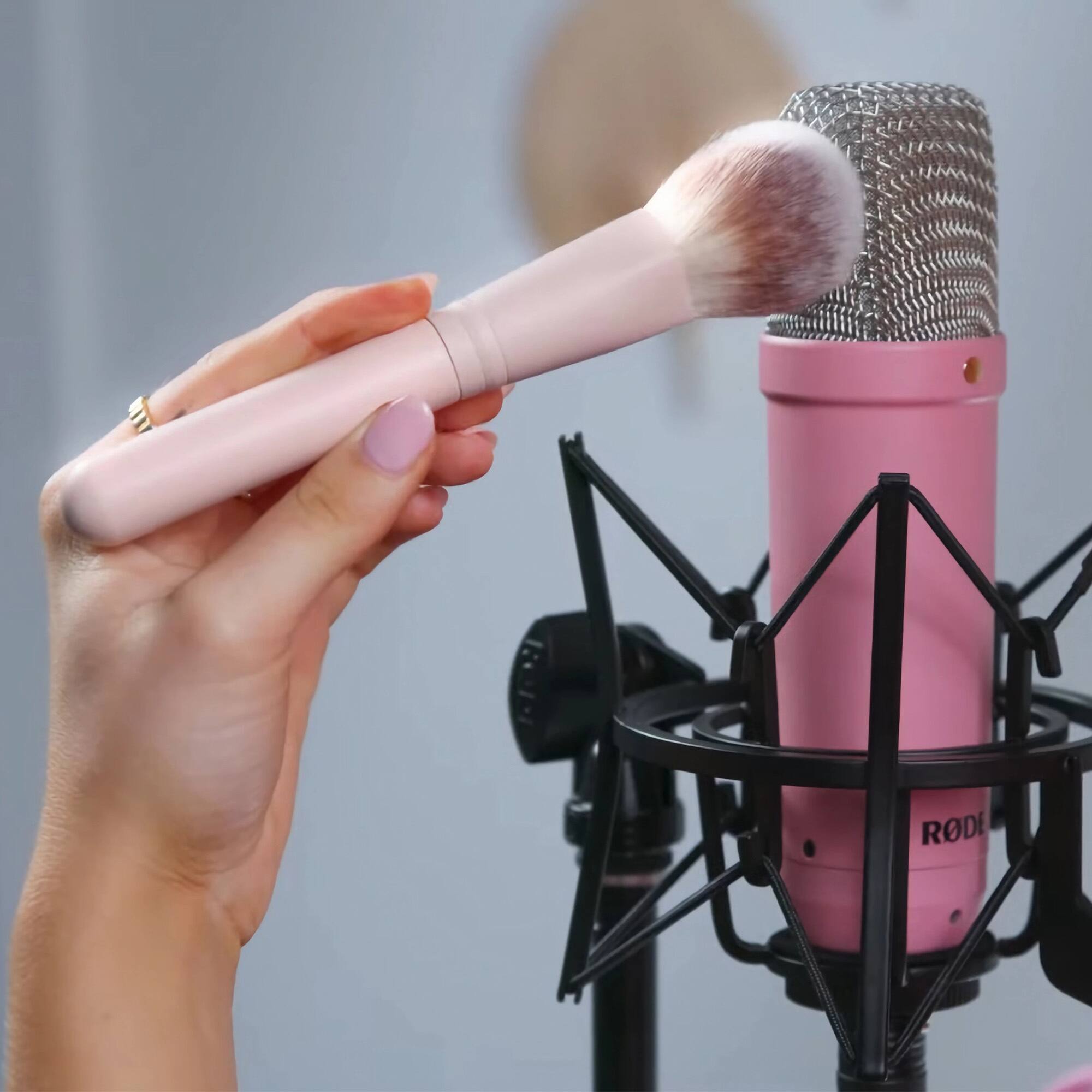 Back. RODE - Rode NT1 Signature Series Studio Condenser Microphone (Pink).