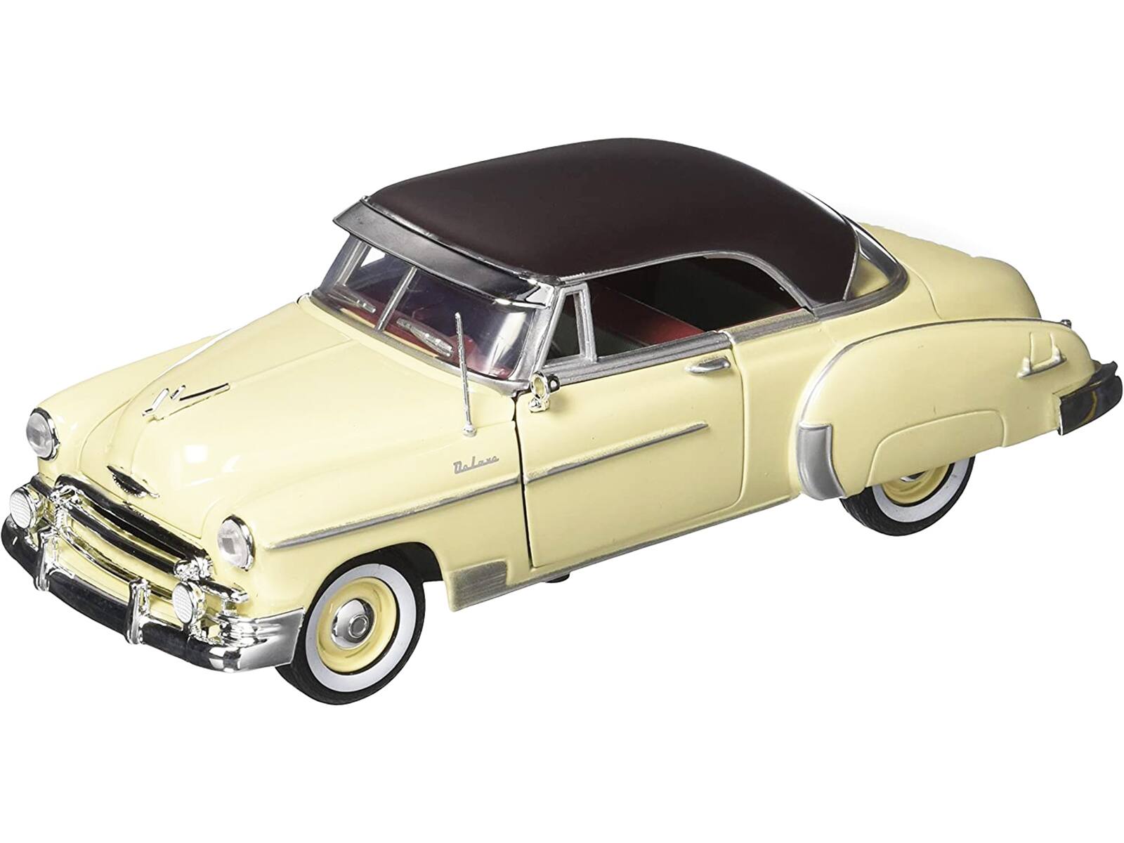 Front. Motormax - 1950 Chevrolet Bel Air Cream 1/24 Diecast Model Car by Motormax.