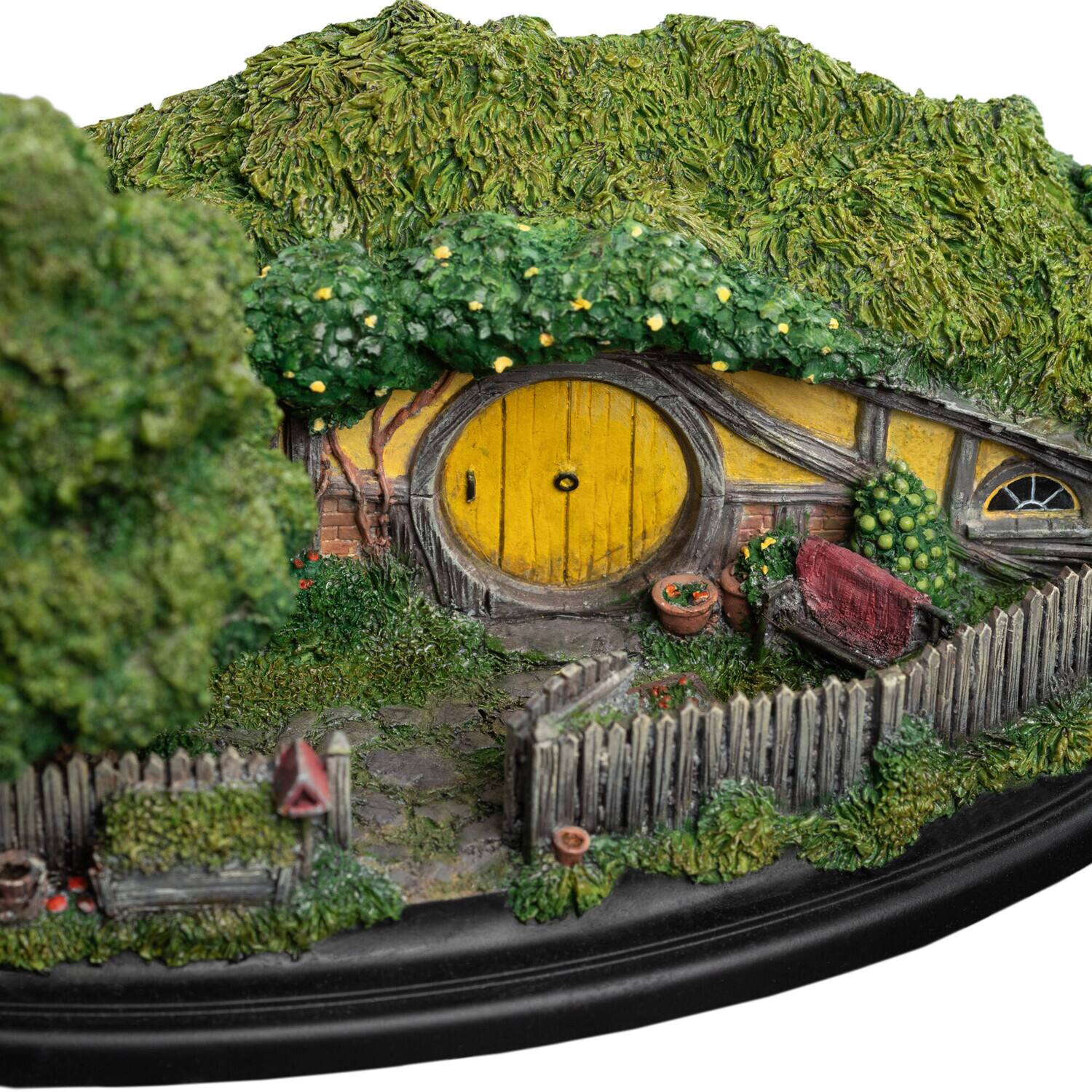 Alt View 2. Weta Workshop - WETA Workshop Polystone - The Hobbit Trilogy - Hobbit Hole - 25 Gandalf's Cutting Environment   - Collectibles - Multicolor.