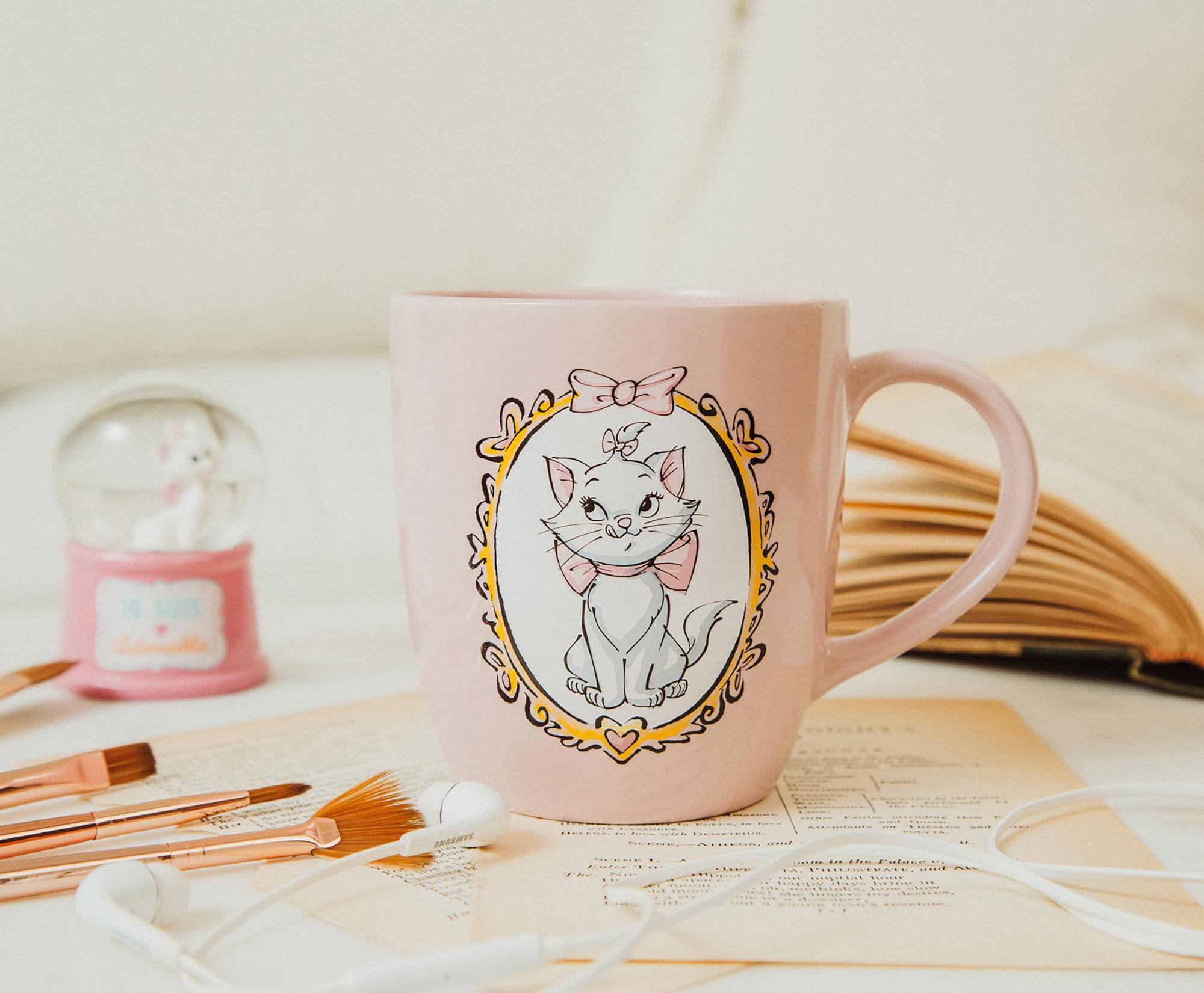 The text on the image reads:

"ONCE UPON A TIME IN A LAND FAR AWAY, THERE LIVED A LITTLE CAT WHO WANTED TO BE A PRINCESS. SHE WORE A BEAUTIFUL BOW AND A CROWN, AND SHE DREAMED OF ADVENTURES AND MAGIC. ONE DAY, SHE FOUND A MAGIC MIRROR THAT SHOWED HER A PATH TO FOLLOW. SHE SET OUT ON HER JOURNEY, MEETING FRIENDS AND ENCOUNTERING CHALLENGES ALONG THE WAY. WITH COURAGE AND DETERMINATION, SHE DISCOVERED THAT TRUE MAGIC WAS WITHIN HER ALL ALONG."