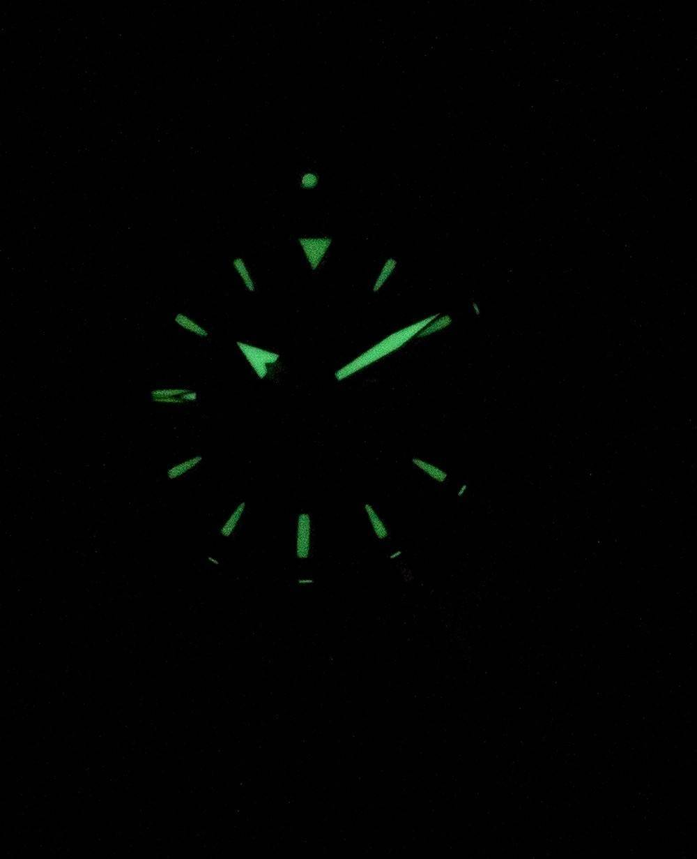 Angle. Orient - Mako III RA-AA0004E19B Automatic 200M Men's Watch - Green.