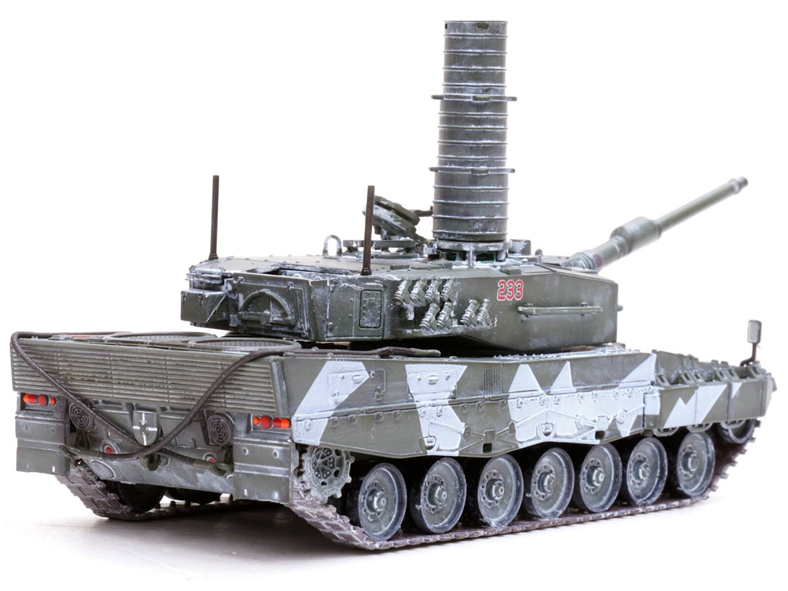 Alt View 2. Panzerkampf - Leopard 2A4 Main Battle Tank with Snorkel "Winter Camouflage" Norwegian Army "Armor Premium" 1/72 Model by Panzerkampf.