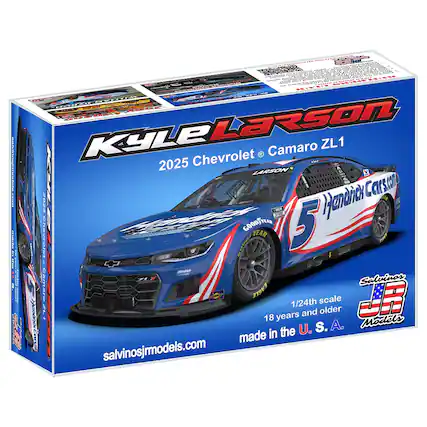 Kyle Larson
2025 Chevrolet Camaro ZL1
1/24th scale
18 years and older
made in the U.S.A.
salvinosjrmodels.com