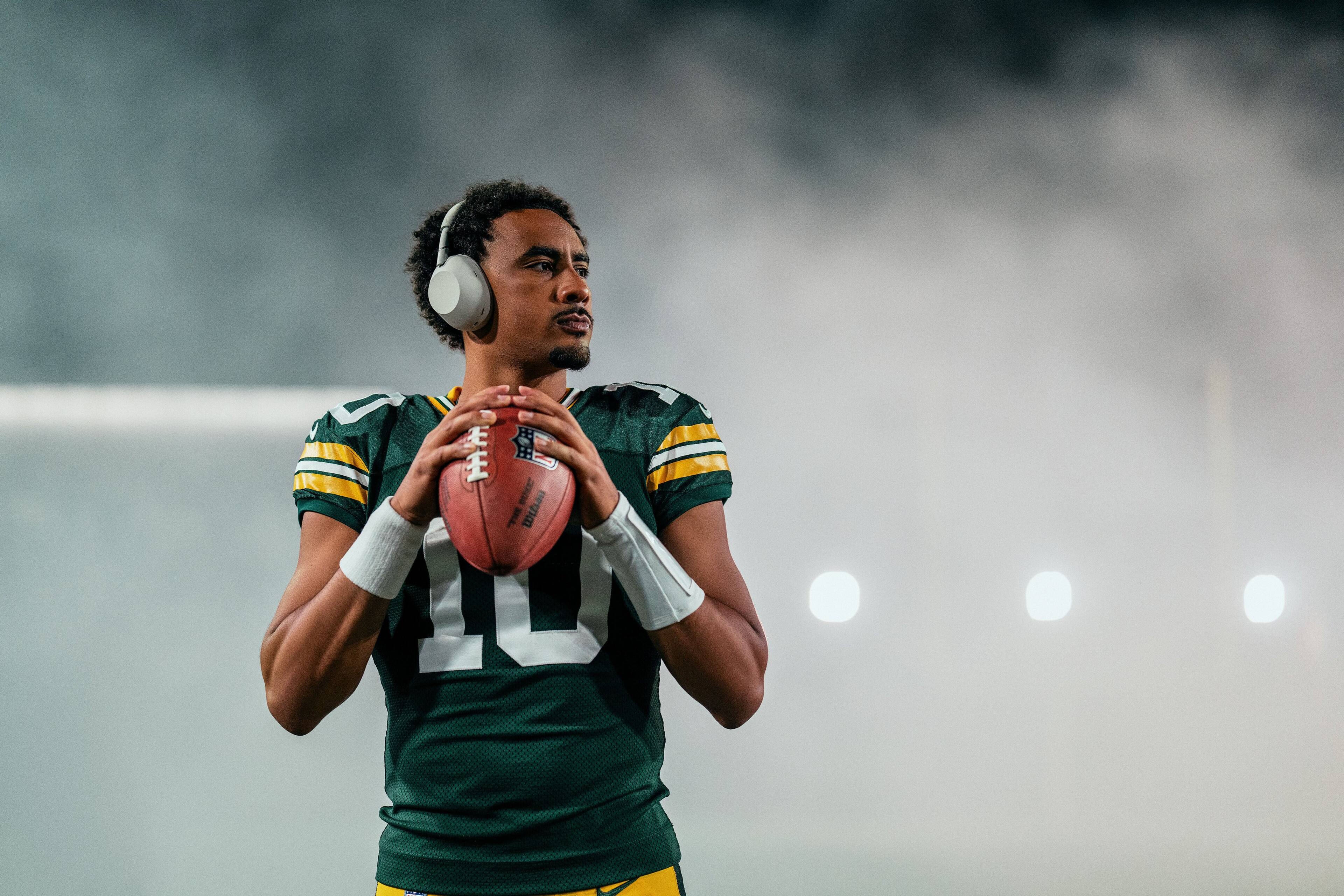 Alt View 15. Sony - WH-1000XM6- Best Wireless Noise Canceling Headphones - Silver.