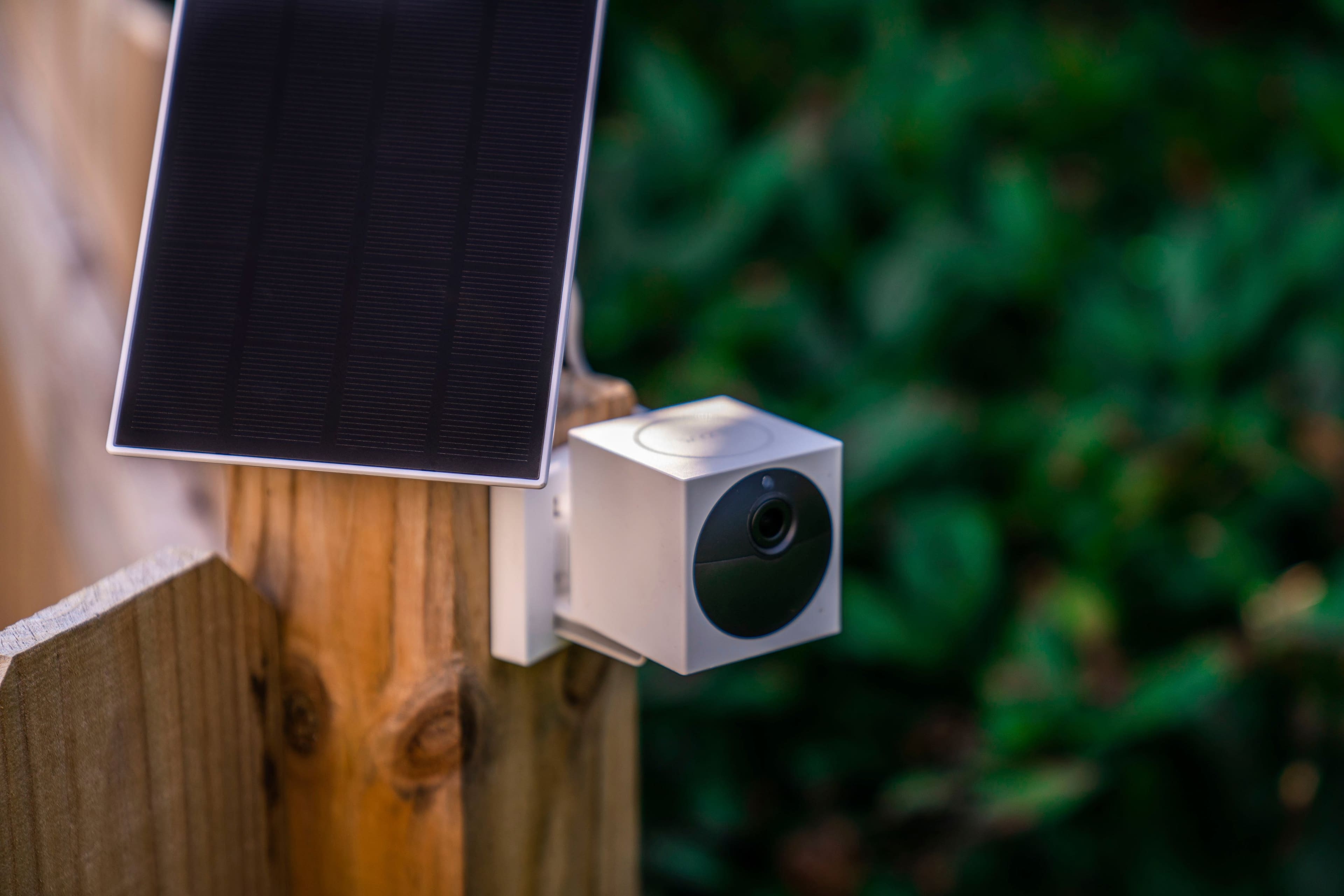 Alt View 16. Wyze - Solar Panel - White.