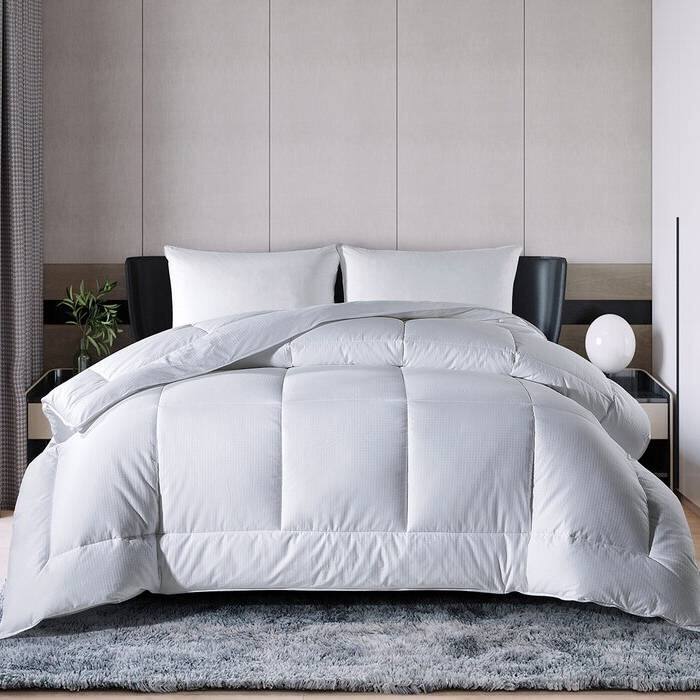 Left. SlickBlue - Cozy Polyester Down Alternative Comforter, Lightweight and All-Season - White.