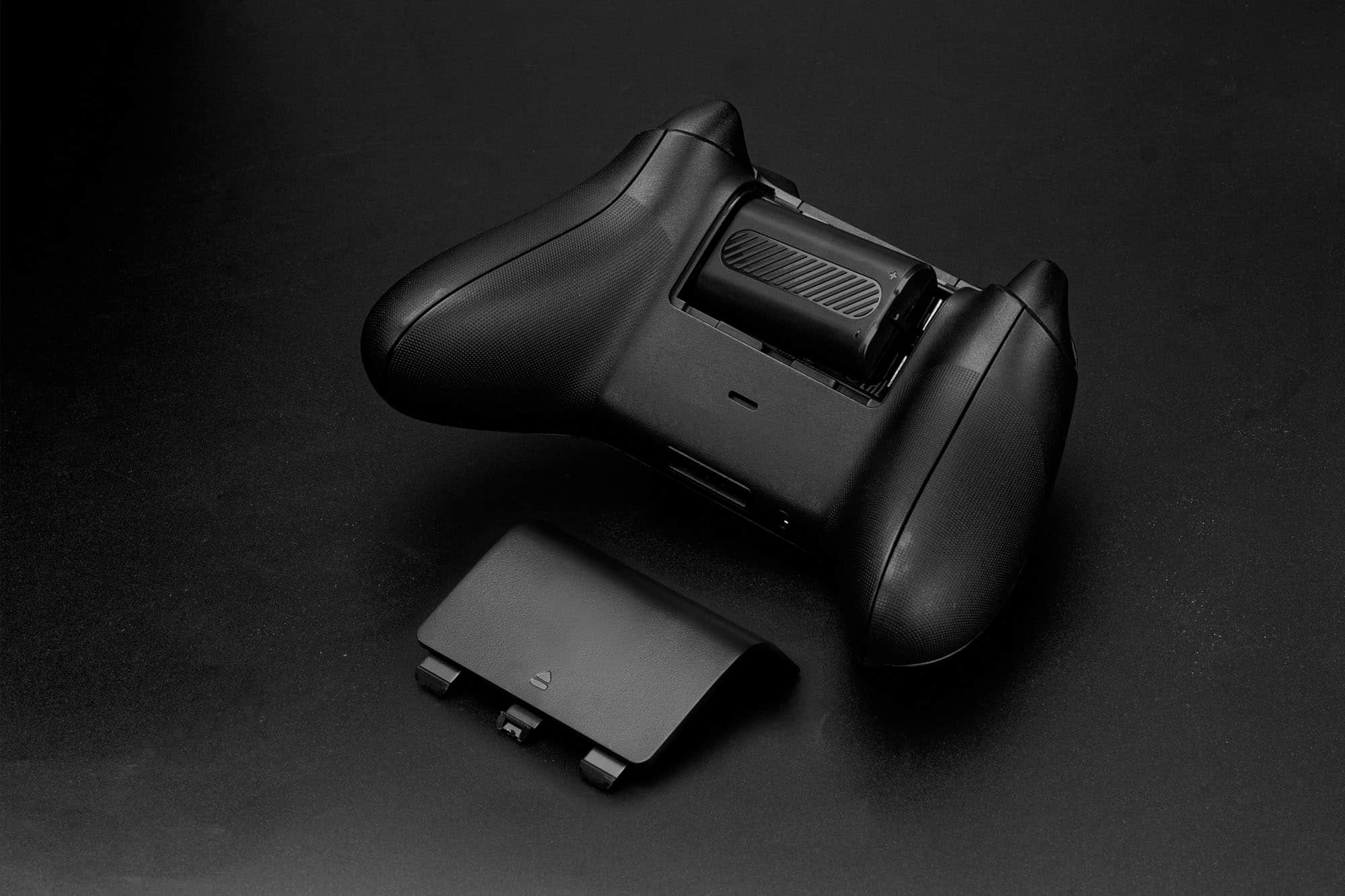 Alt View 11. NEXT - Play + Charge Kit for Xbox Series X | S - Black.