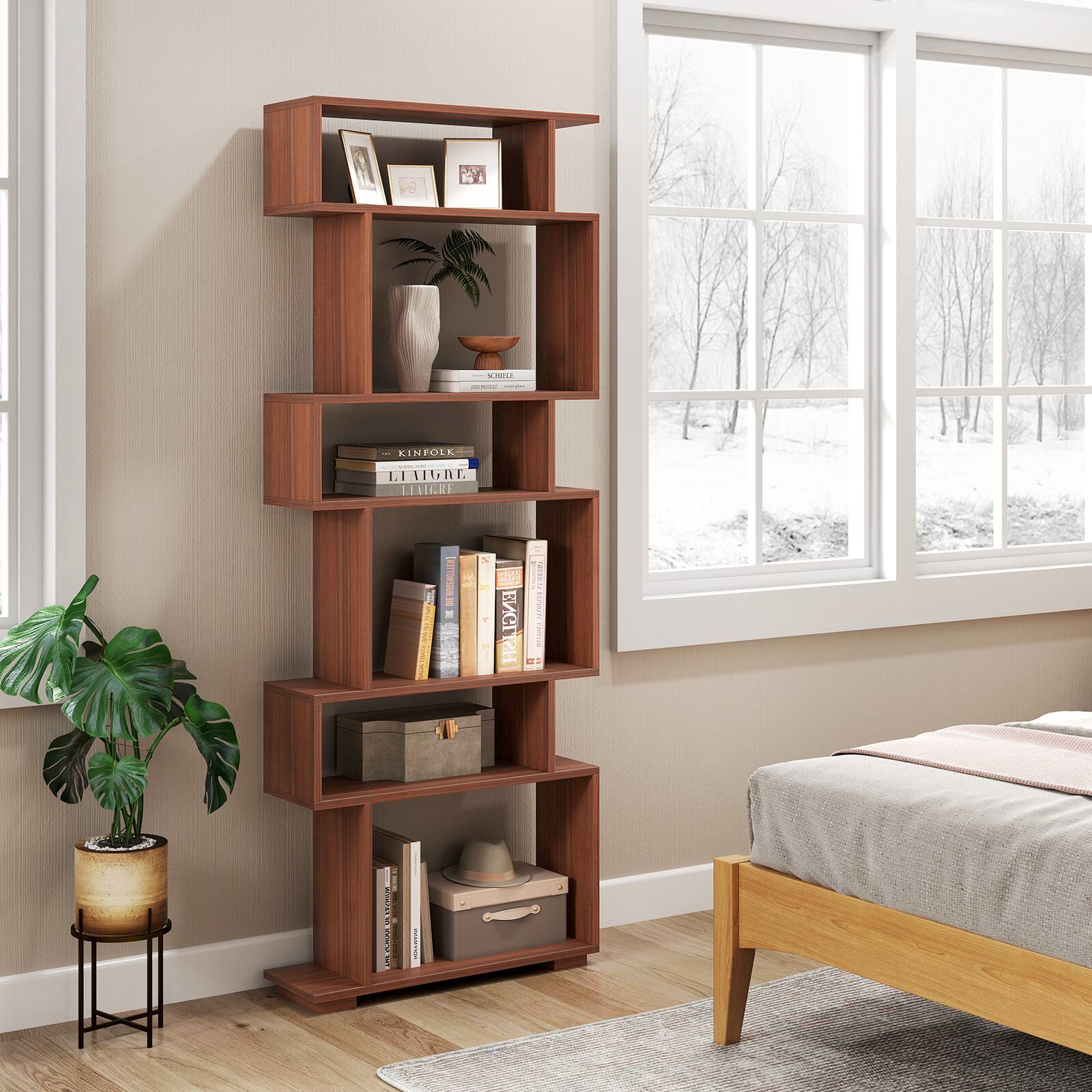 The text on the image reads "SA KOI | | - KIHFOLE I I LIAIGRE i 2 I - L - I HS - I HeT | P | A." However, it is not clear what this text is referring to or what it means. It does not seem to be related to the content of the image, which features a bookshelf, a bed, and a potted plant.