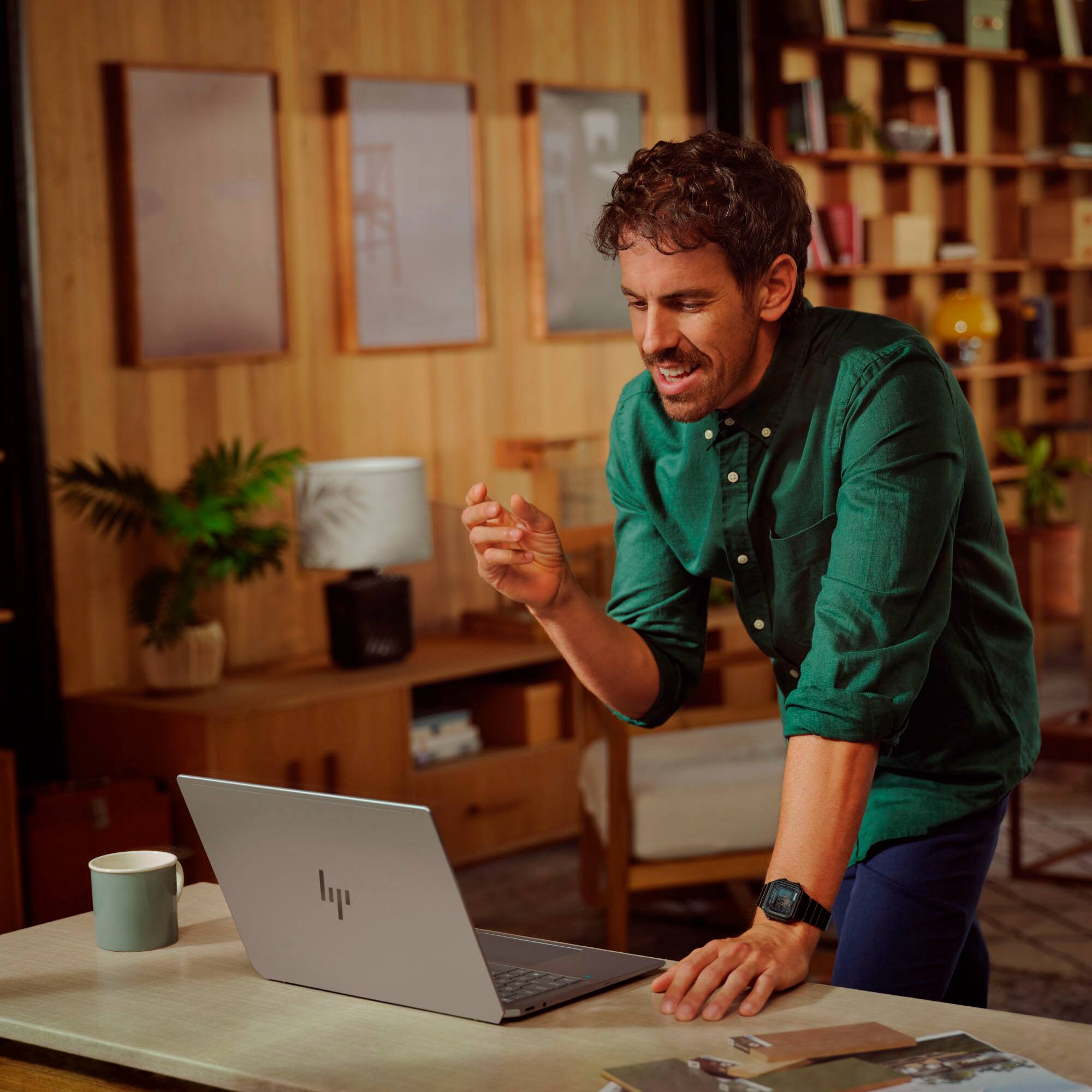 Alt View 18. HP - OmniBook Ultra - Copilot+ PC - 14" 2.2K Touch-Screen Laptop - AMD Ryzen AI 9 365 2024 - 32GB Memory - 1TB SSD - Meteor Silver.