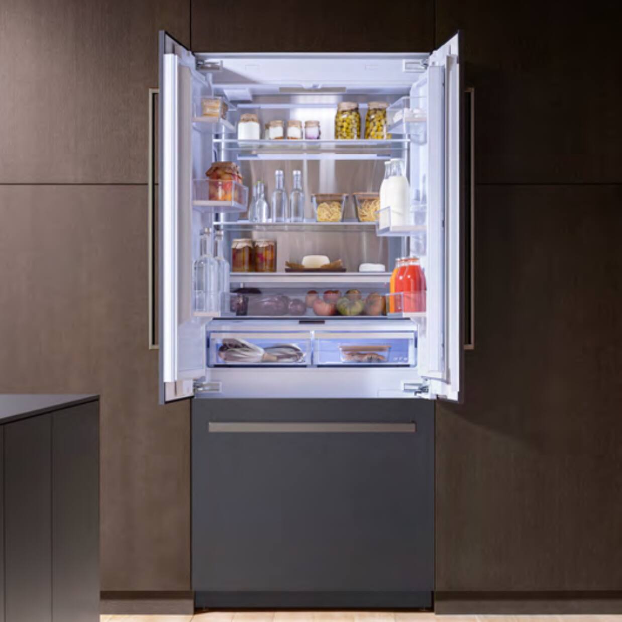 Angle. Bertazzoni - 36'' Bertazzoni Refrigerator Accessory - Compatible with REF36FDBZPNV/24 - Carbonio - Carbonio.