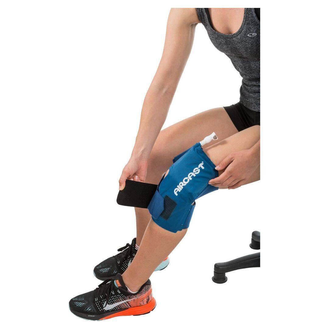 Left. Aircast - Aircast Cold Therapy Universal Fit Knee Cryo and Cuff with Gravity-Fed Cooler - Blue.
