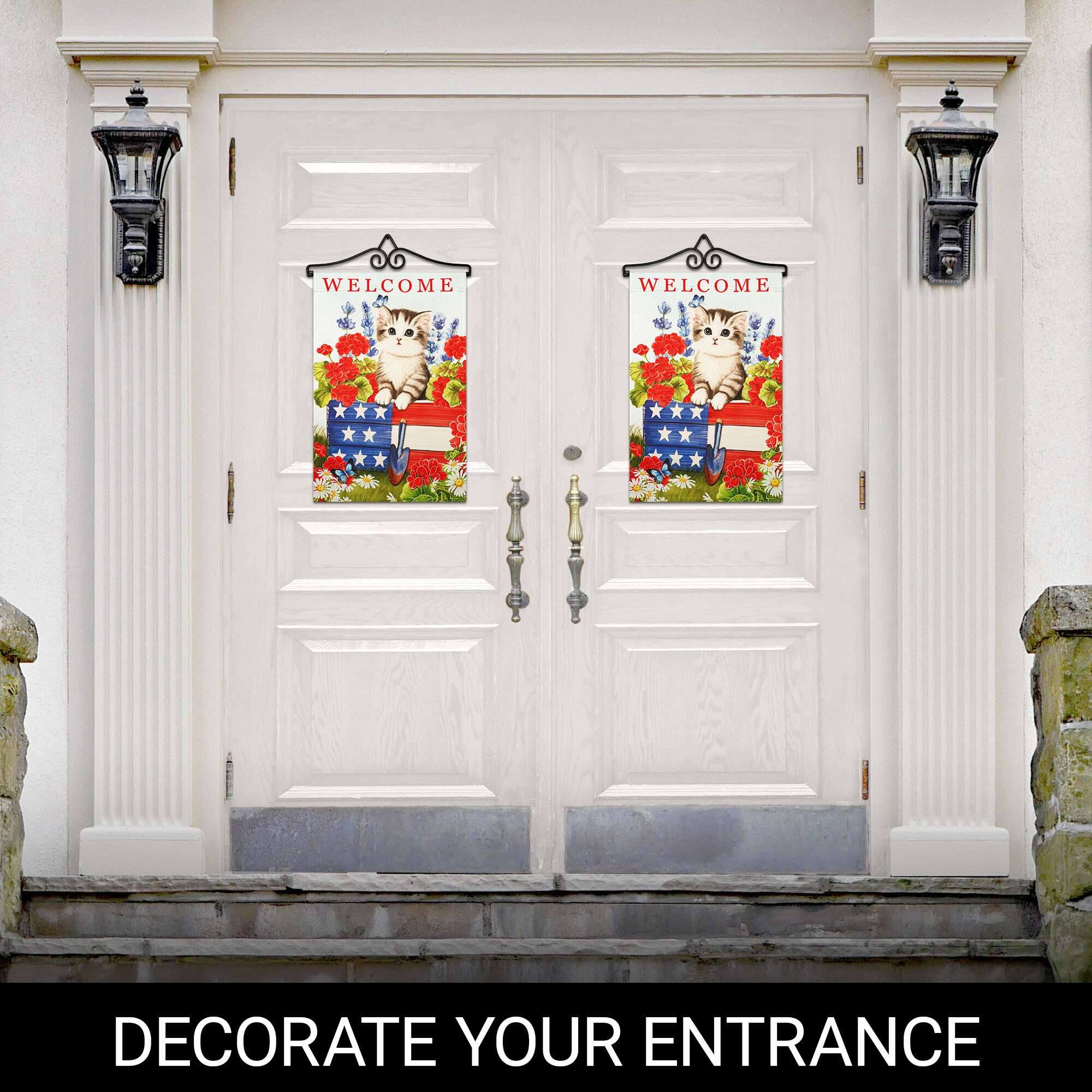 WELCOME  
WELCOME  
DECORATE YOUR ENTRANCE