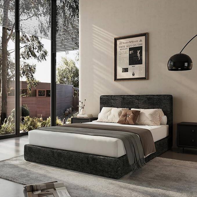 Enbon M Derta ON THE FIRST MAN ON THE MOON