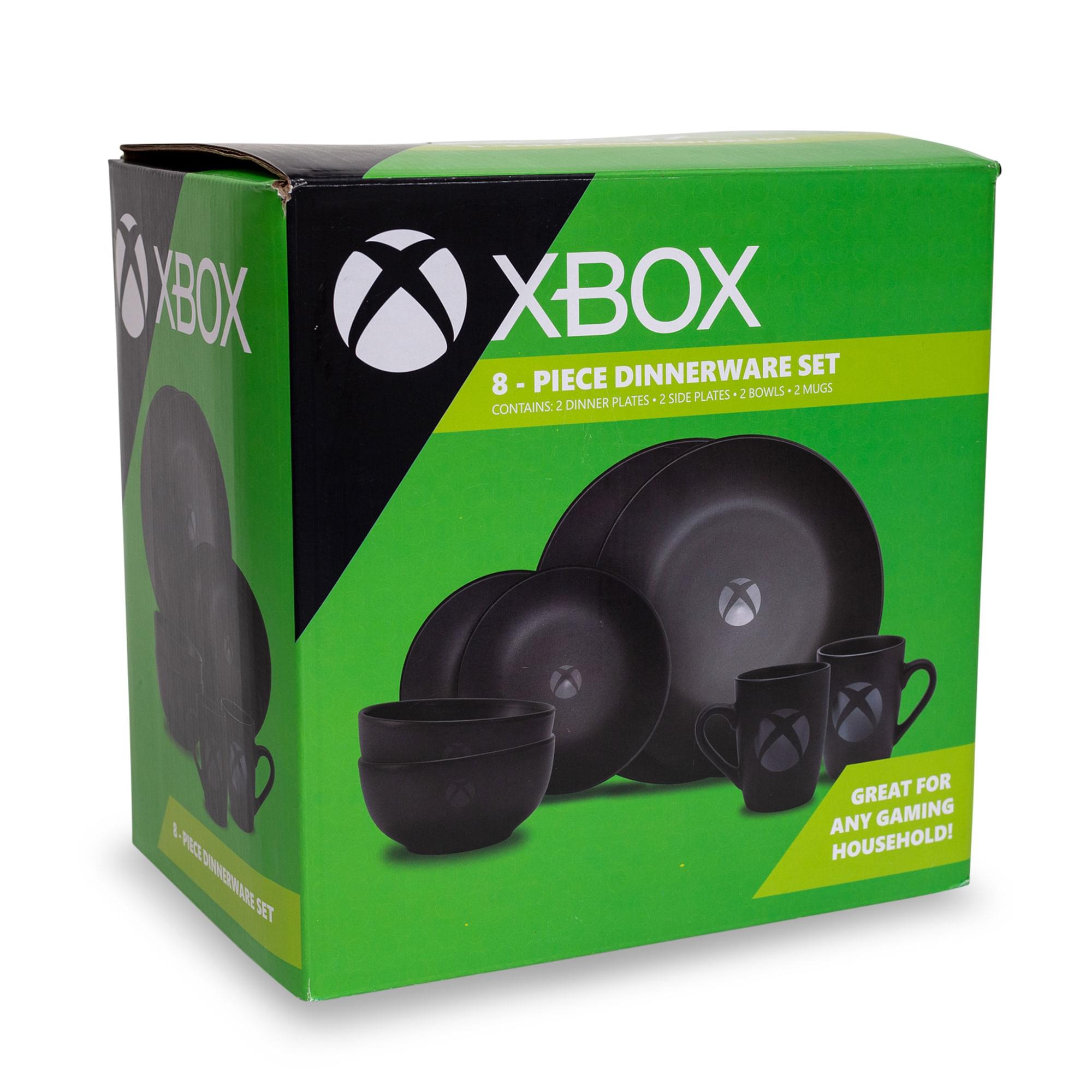 XBOX DINNERWARE SET 8 - PIECE 2 BOWLS 2 MUGS PLATES 2 SIDE PLATES CONTAINS: 2 DINNER PLATES 2 SIDE PLATES 2 BOWLS 2 MUGS GREAT FOR ANY GAMING HOUSEHOLD!