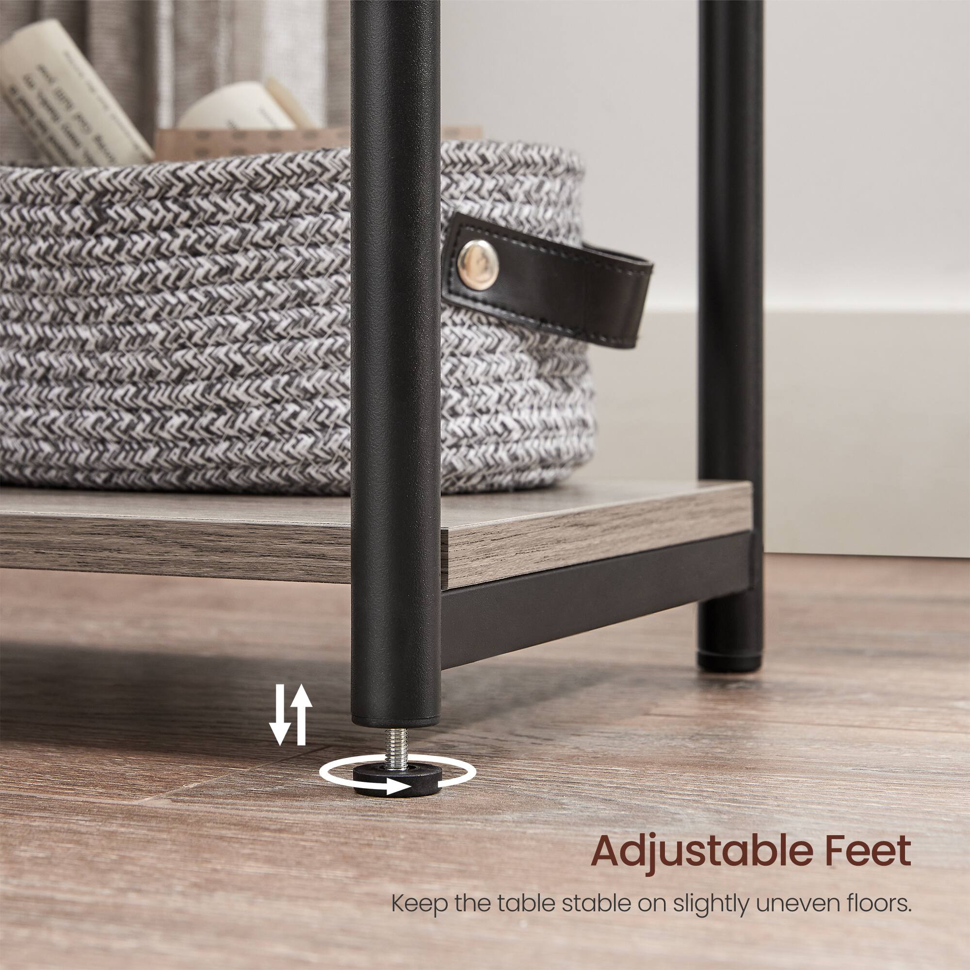 Adjustable Feet  
Keep the table stable on slightly uneven floors.