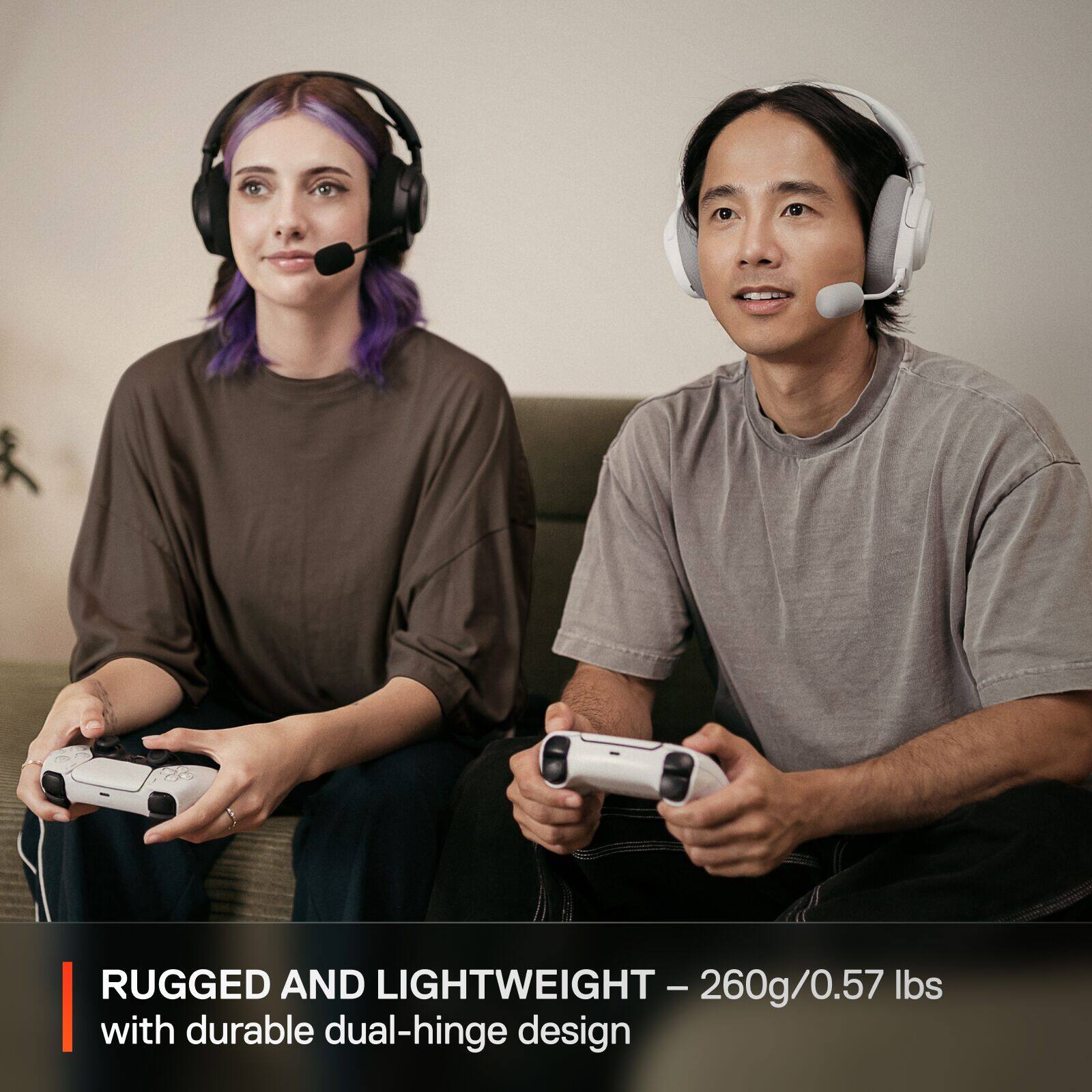 RUGGED AND LIGHTWEIGHT – 260g/0.57 lbs  
with durable dual-hinge design