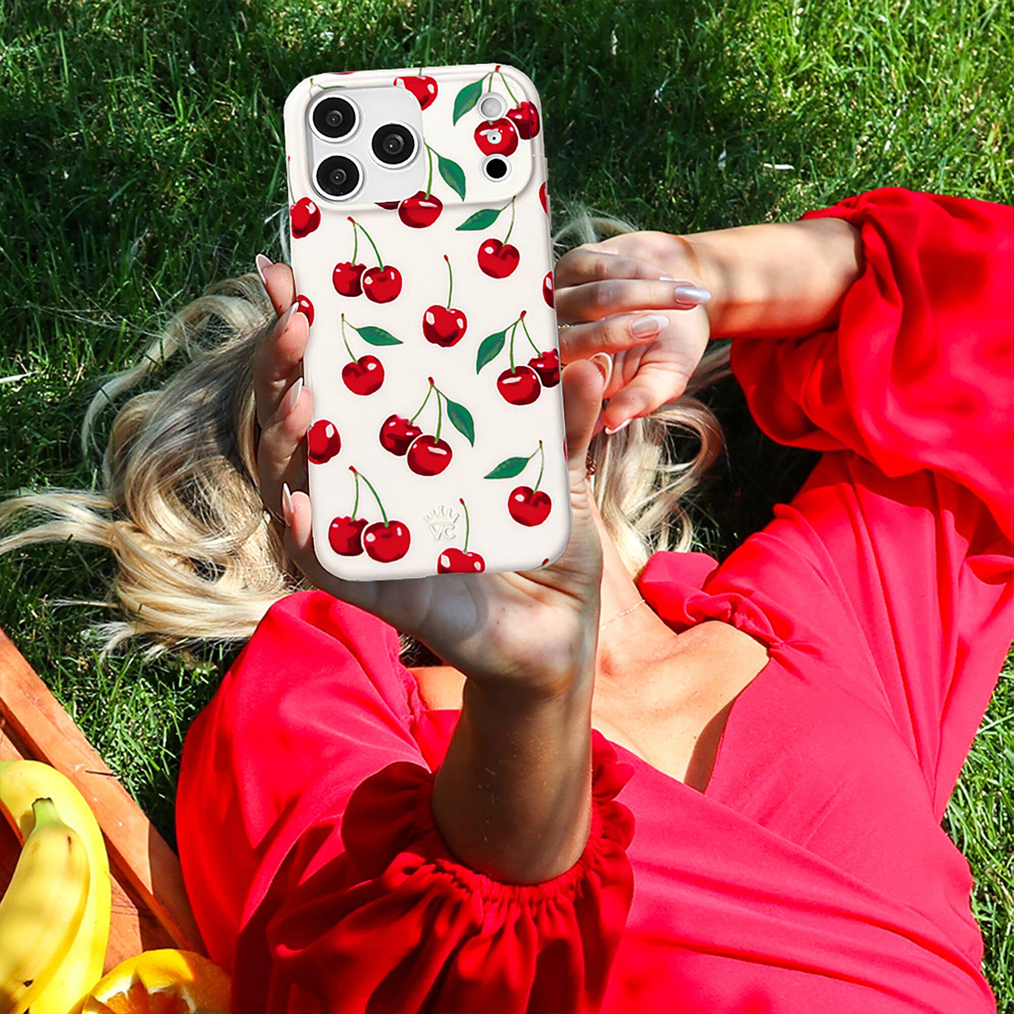 Alt View 3. VELVET CAVIAR - MagSafe Case for Apple iPhone 17 Pro Max - Mon Cheri Cherry.