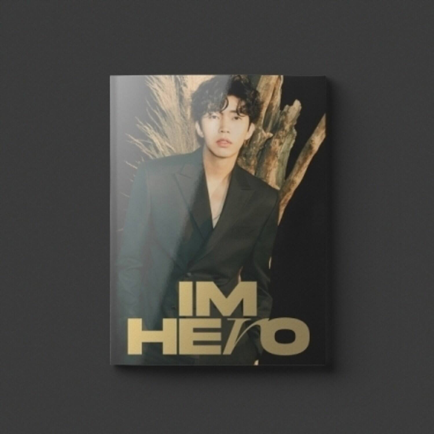 Front. Lim Young Woong - Im Hero - Photo Book Version - incl. Photobook, Message Card, Poster, Postcard, - COMPACT DISCS.