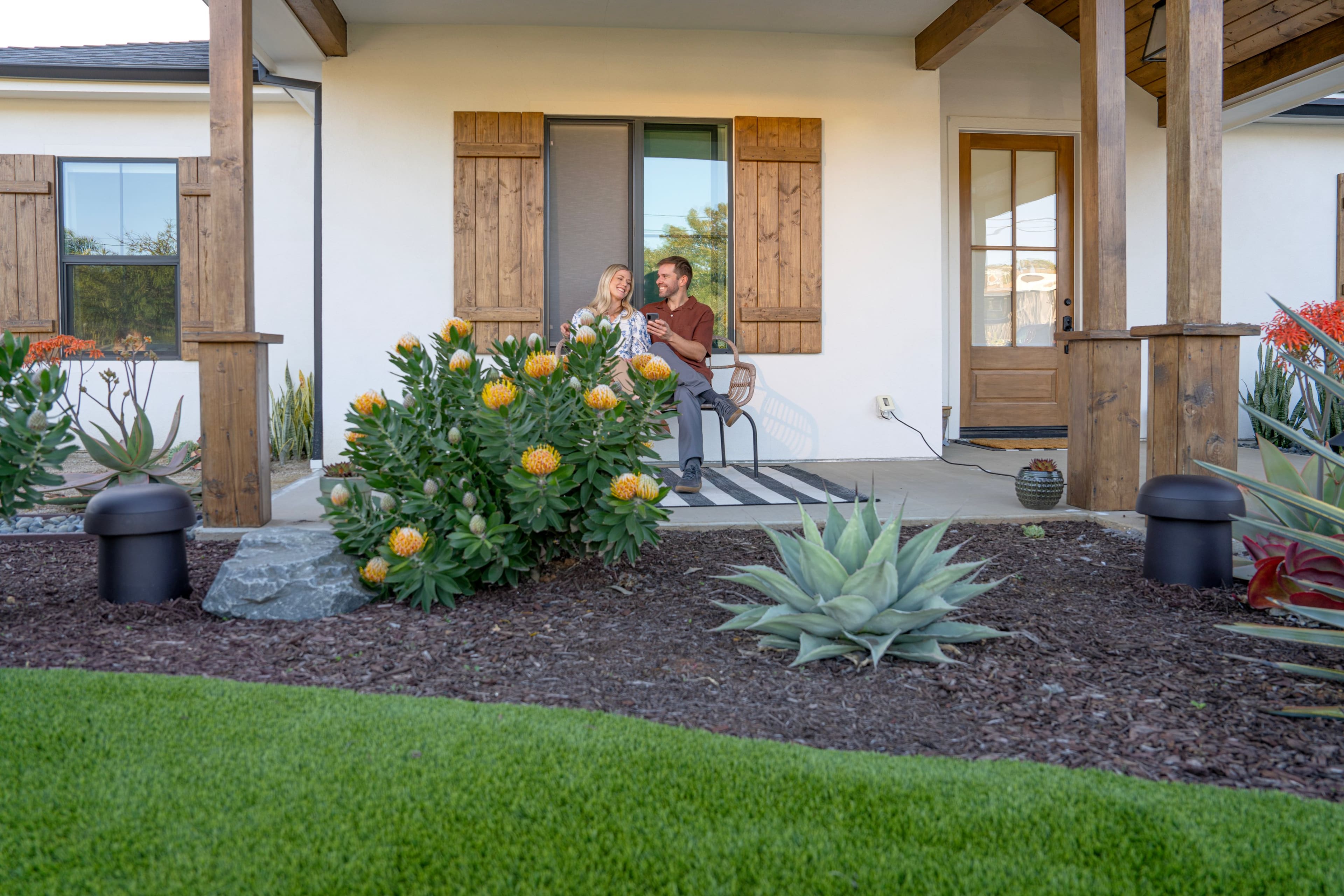 Alt View 16. Sonance - OMNI-6T - Omnidirectional 6-1/2" Passive 2-Way 70V/100V/8Ohm Outdoor Speaker (Each) - Dark Brown.