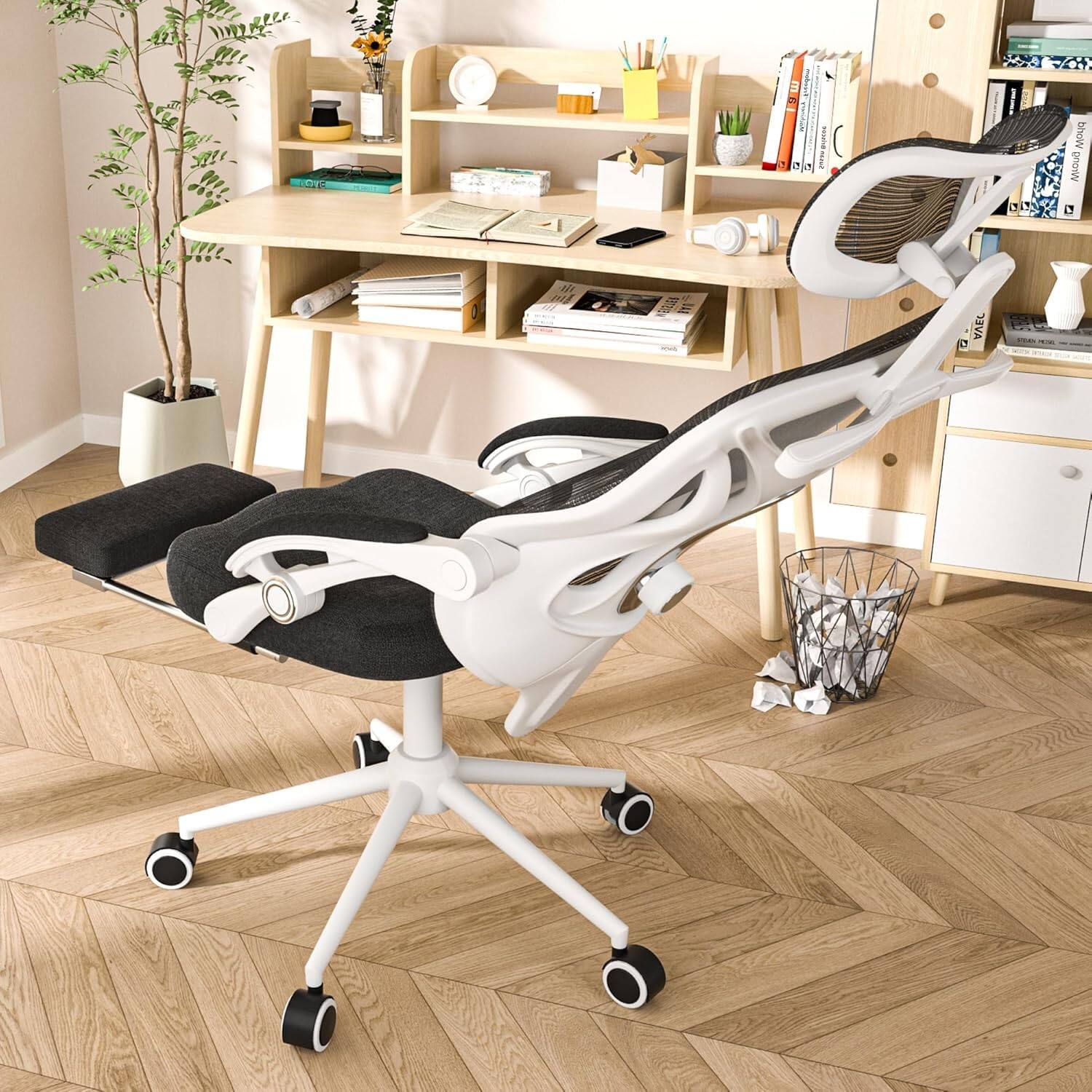 Black-white Frame Modern