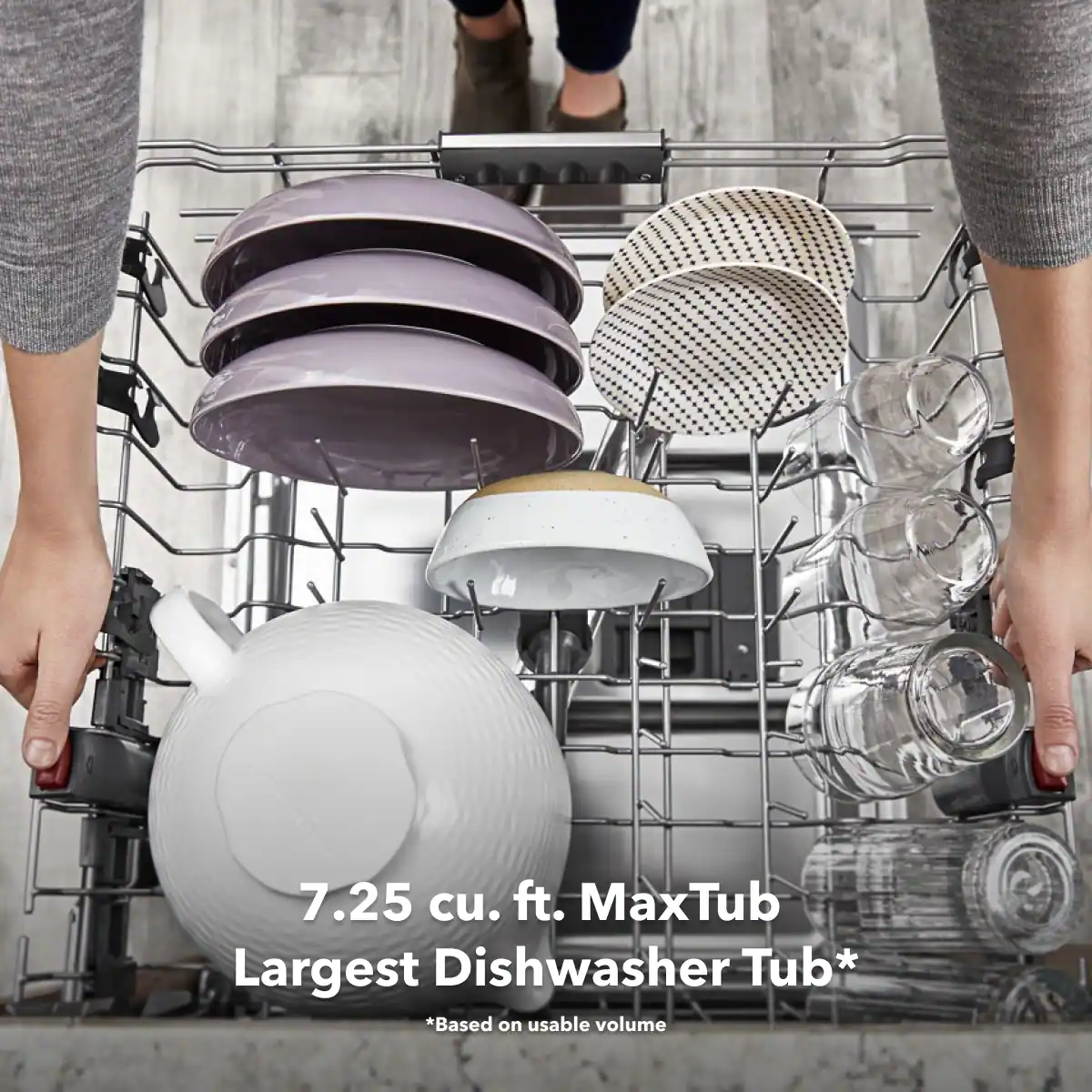7.25 cu. ft. MaxTub  
Largest Dishwasher Tub*  
*Based on usable volume