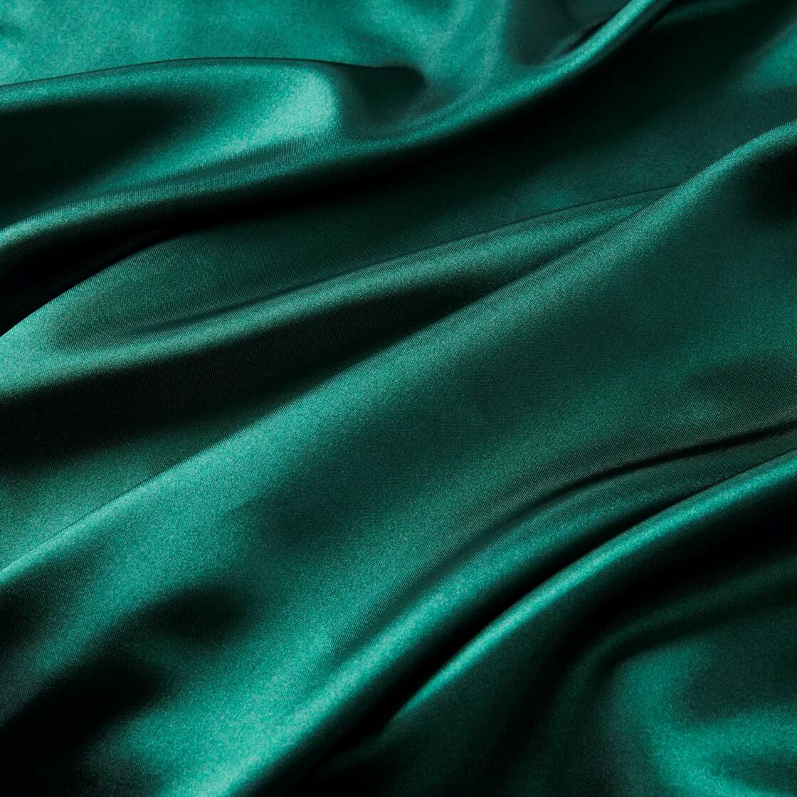 Alt View 5. Gracie Mills - Gracie Mills Coralie 6-Piece Wrinkle-free Satin Sheet Set - Emerald.