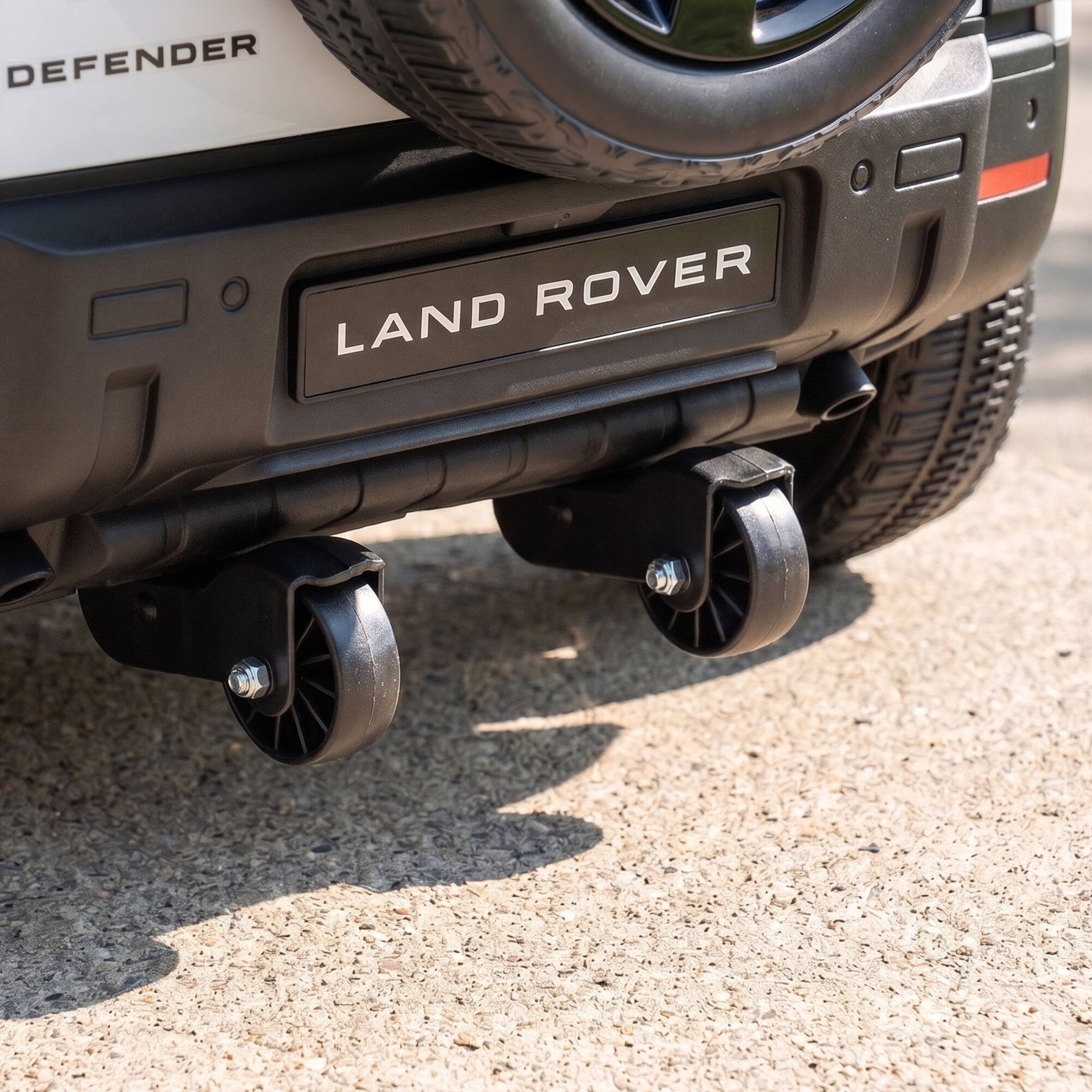 DEFENDER  
LAND ROVER