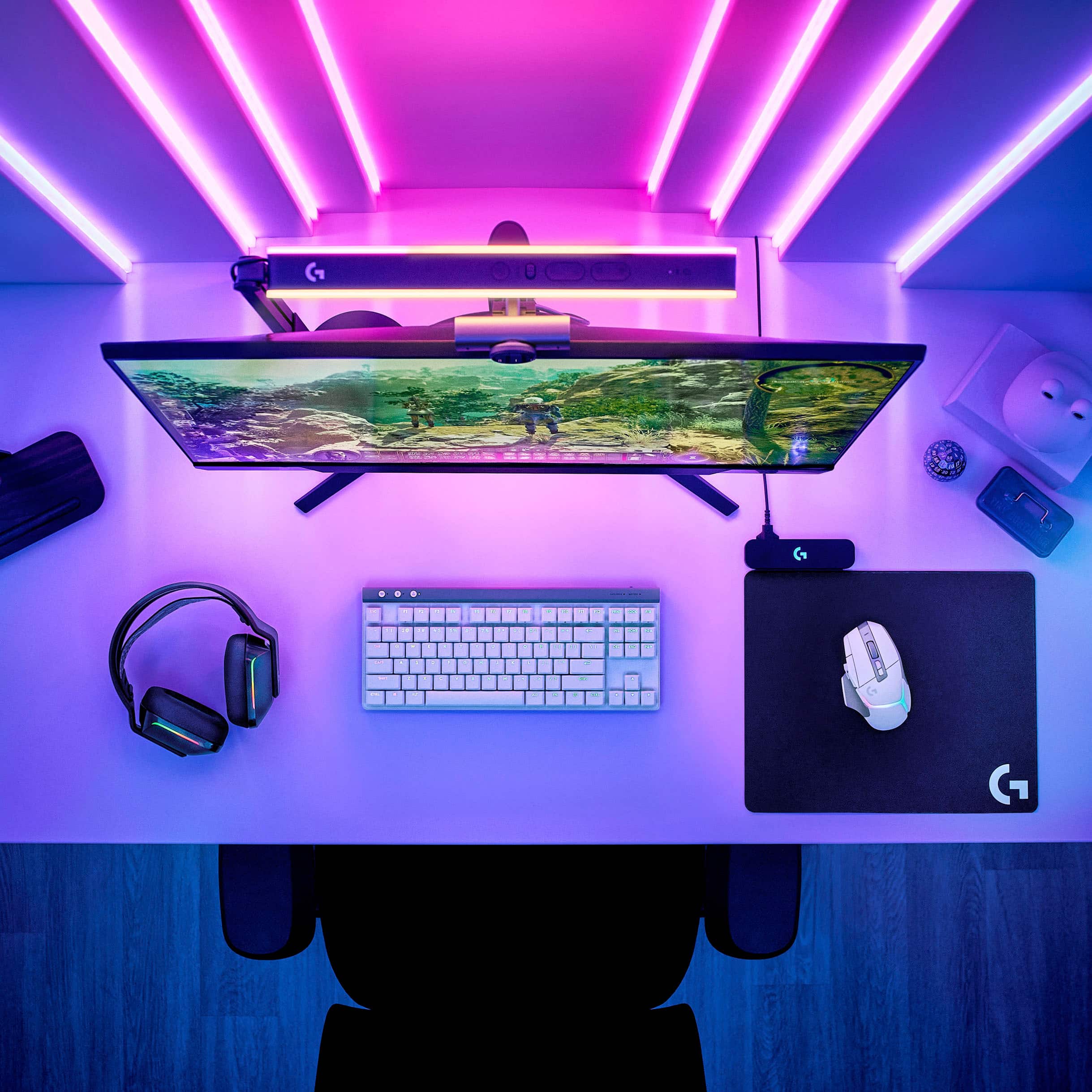 Alt View 18. Logitech - G515 LIGHTSPEED TKL Wireless Mechanical Linear (Red) Switch Gaming Keyboard with LIGHTSYNC RGB - White.