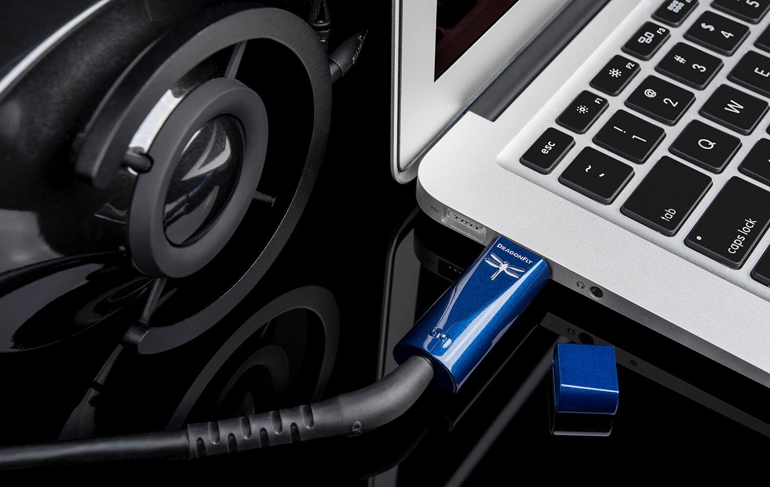 esc | 1 5  F3 $  4 F2 # * 3 E FI @ 2 W i L Q : - ~ , DRAGONFLY  tab lock caps ae