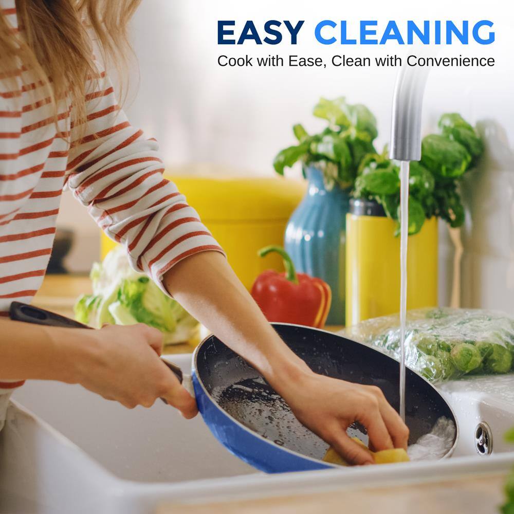EASY CLEANING  
Cook with Ease, Clean with Convenience