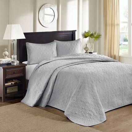 Front. Gracie Mills - Gracie Mills Sandy Reversible Bedspread Set with Classic Stitch Pattern - Grey.